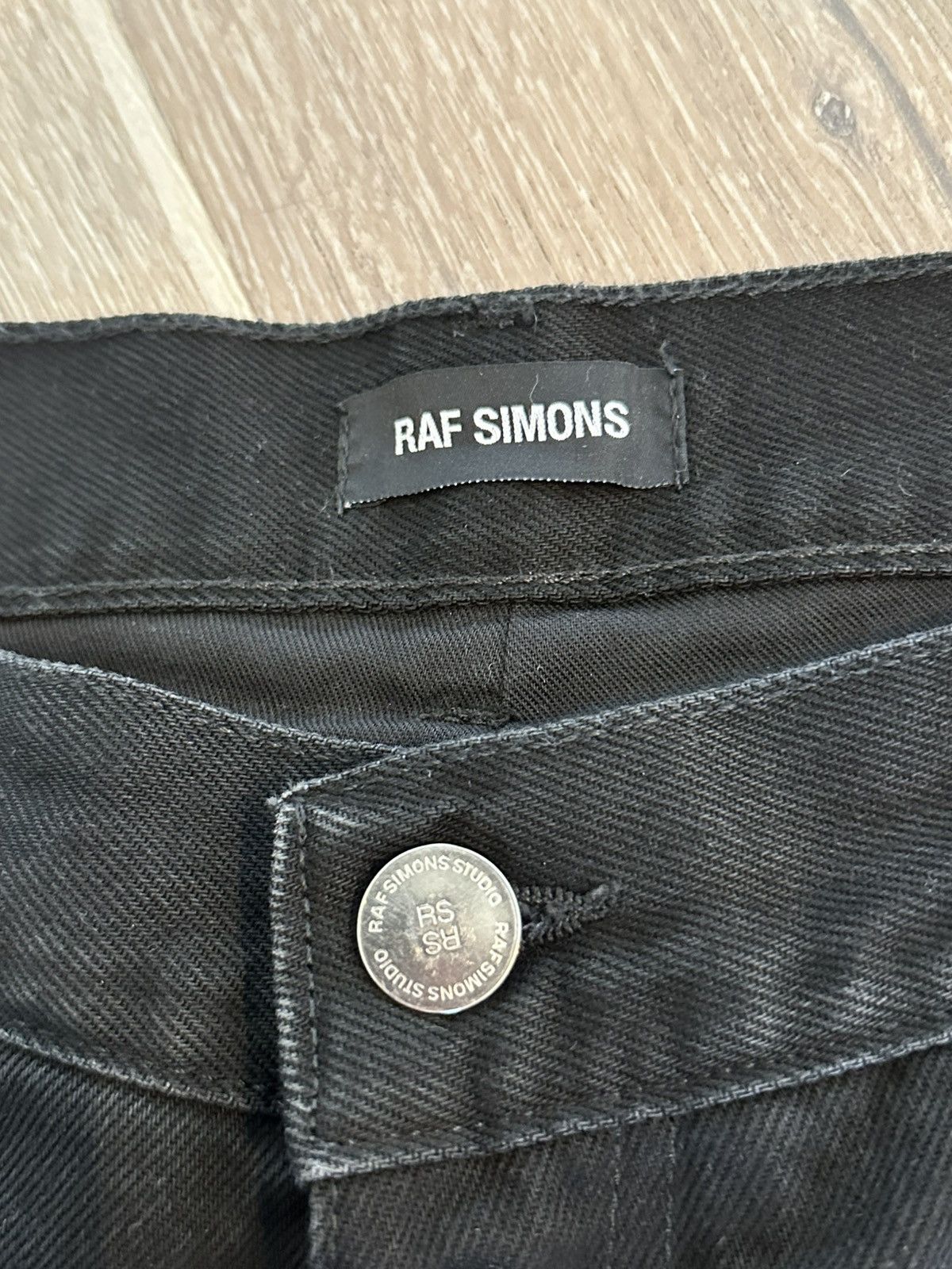Raf Simons Raf simons SS20 Slim fit destroyed denim shorts Size US 33 - 4 Thumbnail