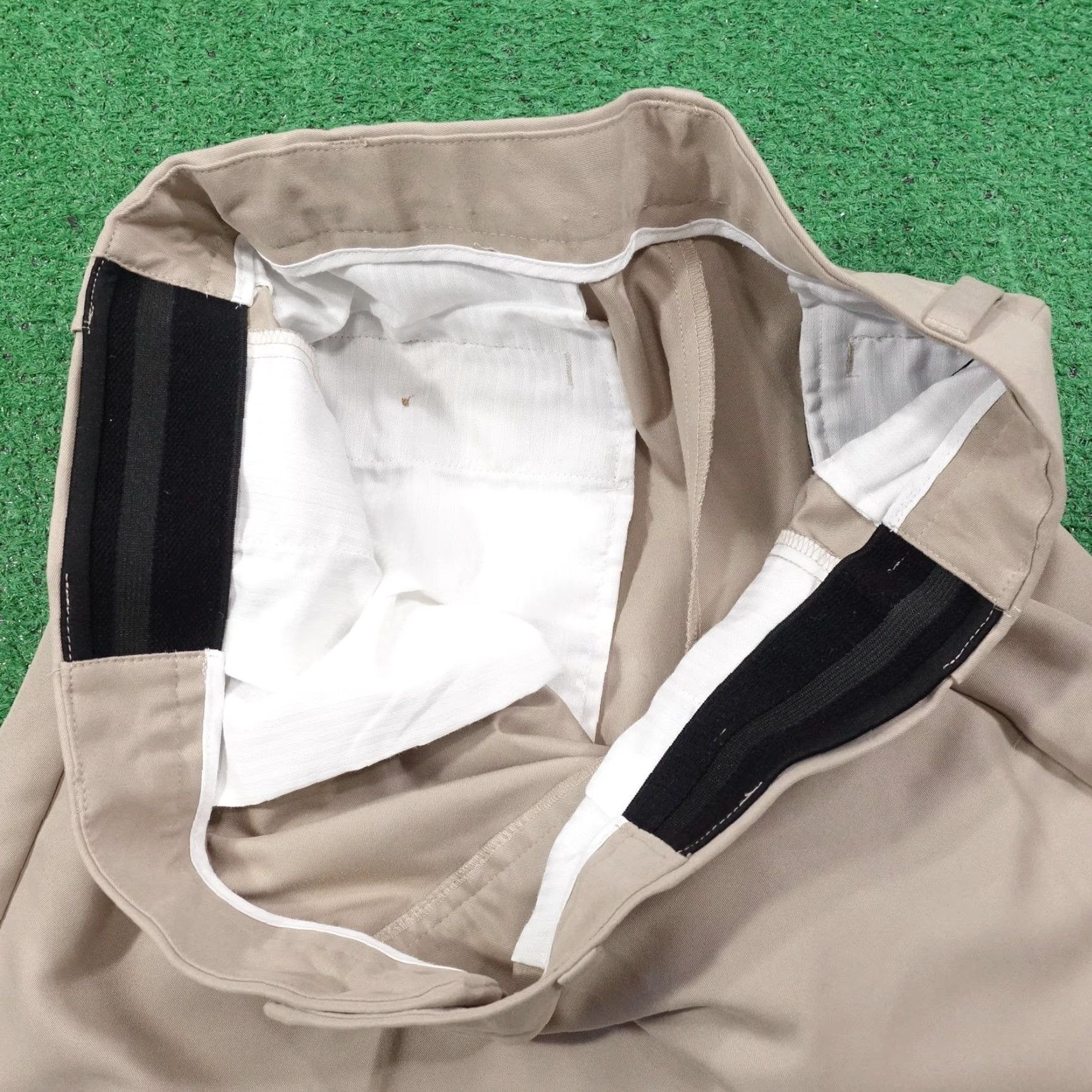 Roundtree & Yorke Roundtree & Yorke Shorts Mens 38 Classic Flat Front Easy Care Polyester Khaki Golf Casual Mens Size US 38 / EU 54 - 3 Thumbnail