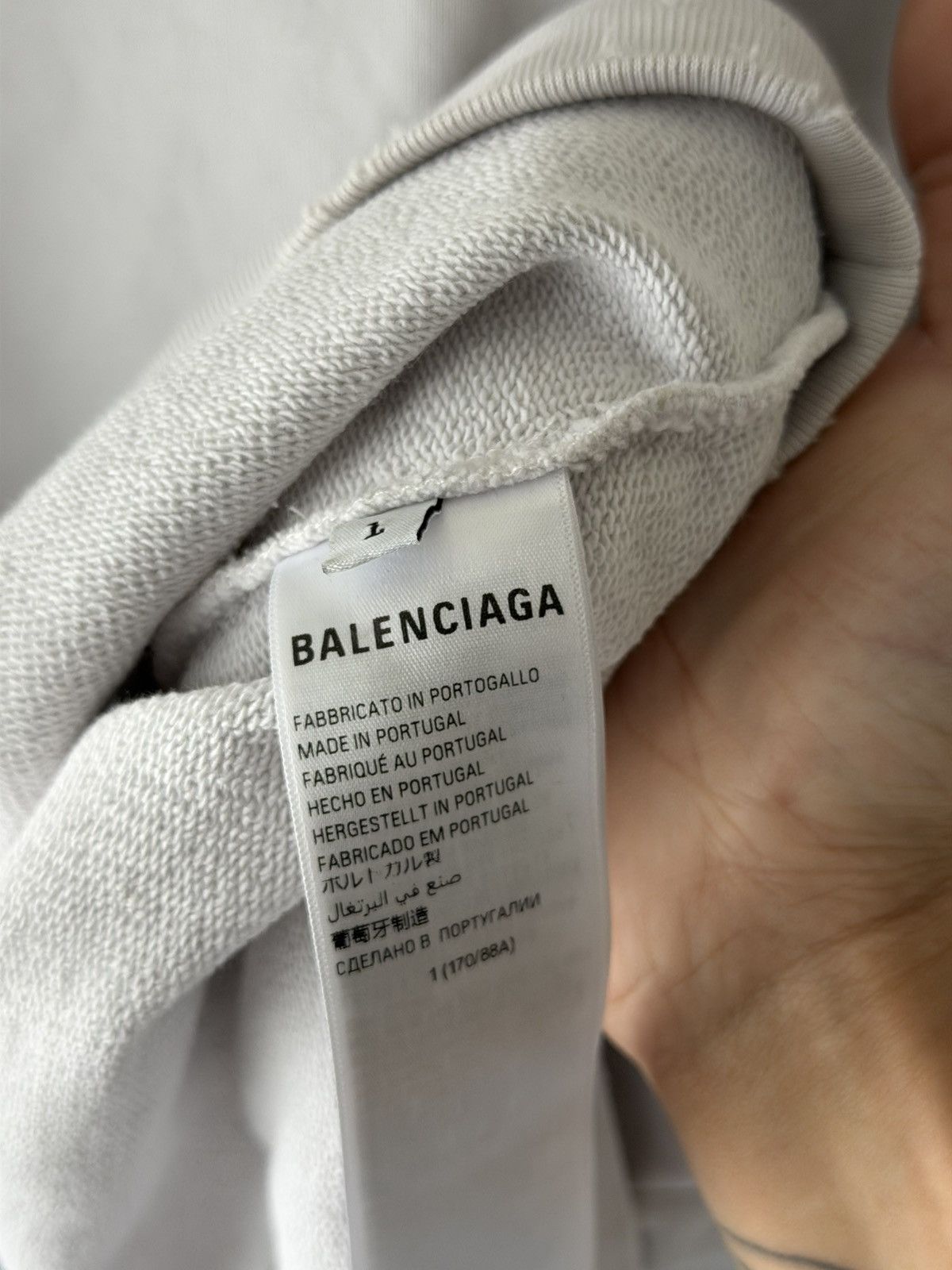 Balenciaga $1790 Pierced Round Crewneck Sweatshirt 1 Size US XL / EU 56 / 4 - 9 Thumbnail