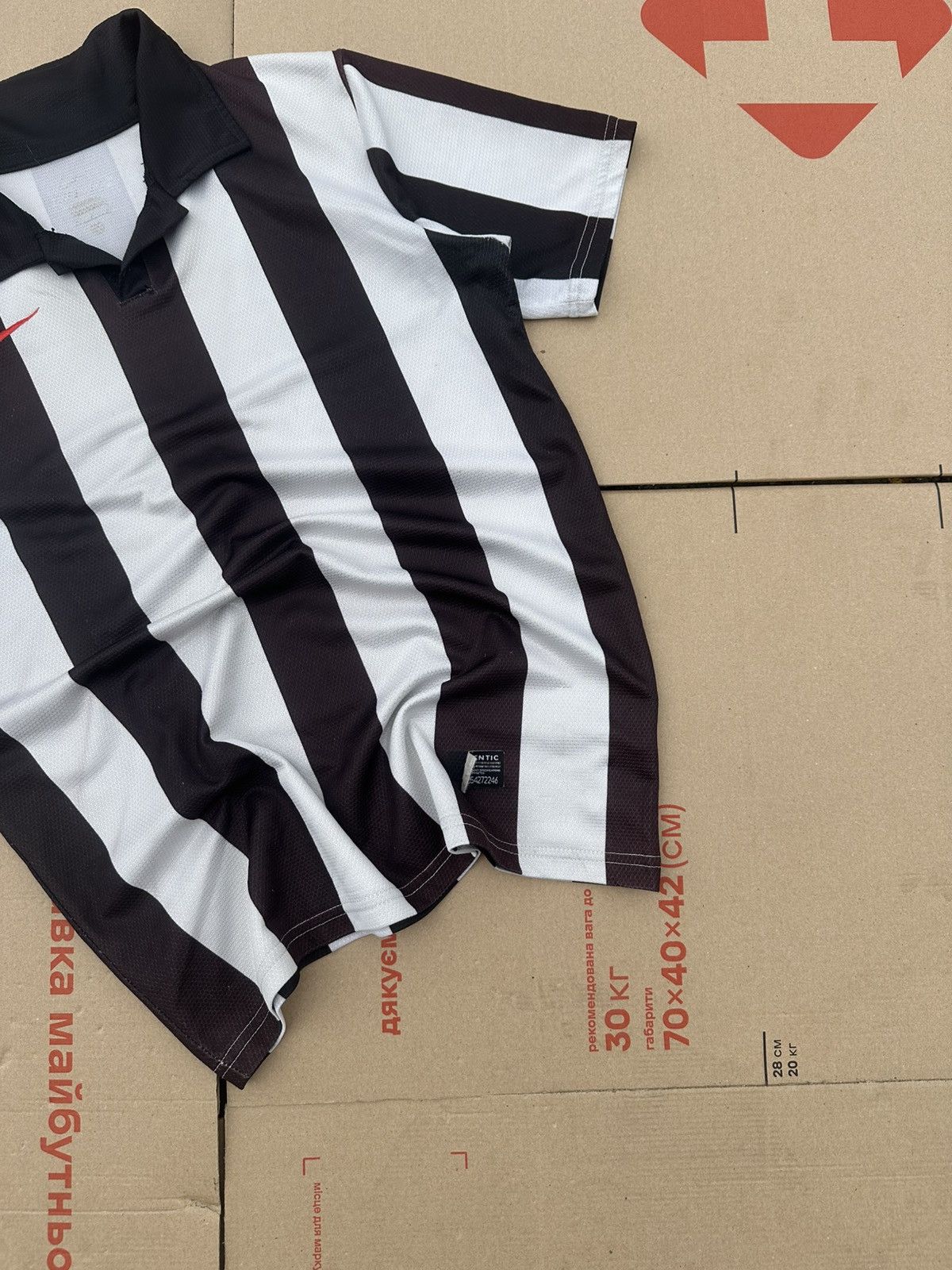 Nike × Vintage Vintage Nike Striped Soccer Jersey Y2K Football Style Size US M / EU 48-50 / 2 - 4 Thumbnail