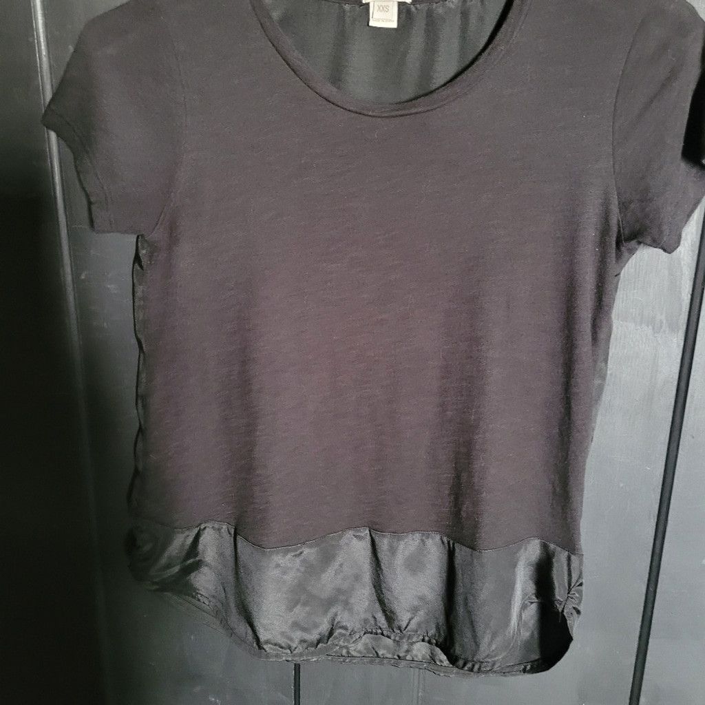 J.Crew J Crew, tee shirt, black, XXS, satin bottom, nwot Size XXS / US 00 / IT 34 - 2 Thumbnail