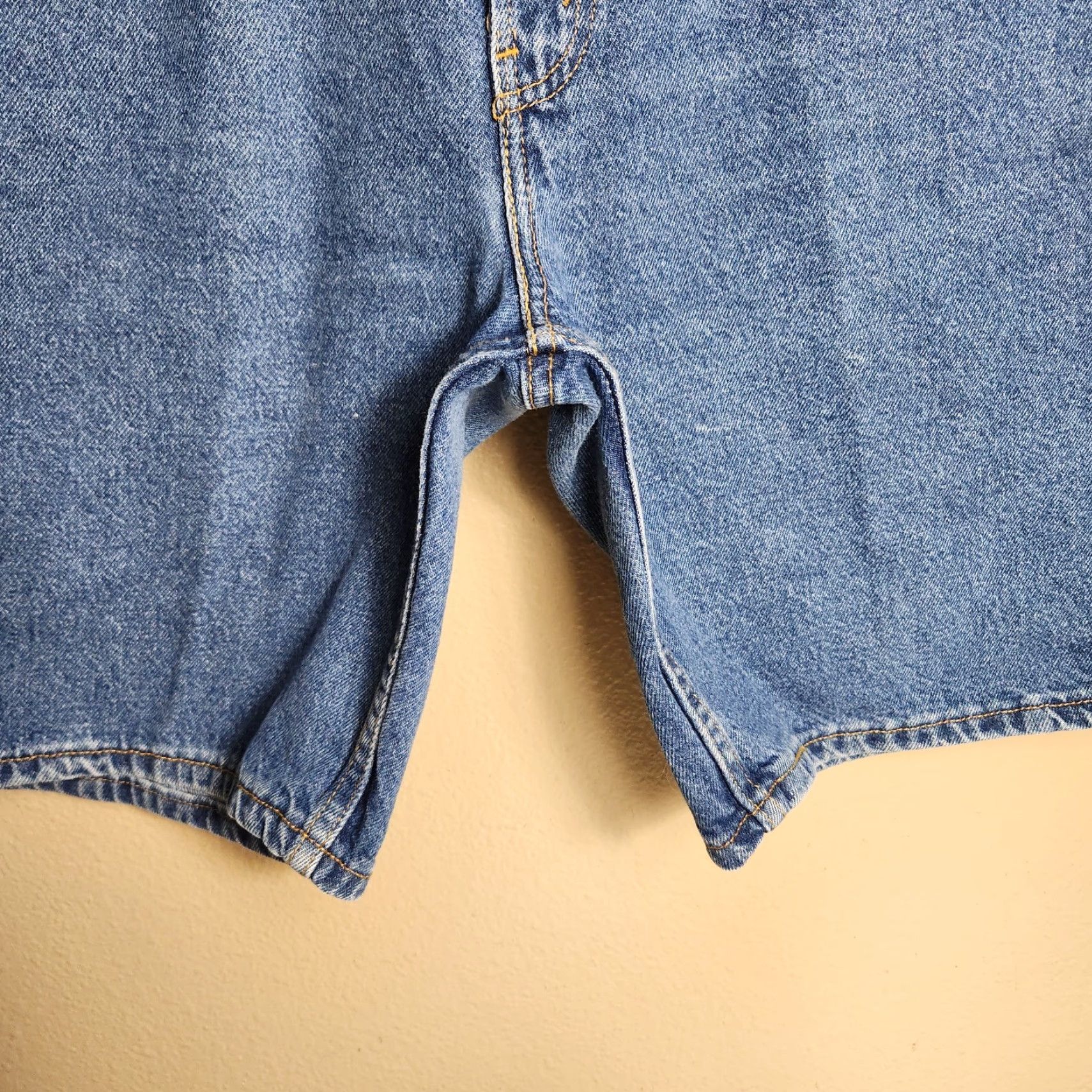 Levi's VINTAGE Levi's Mens Bermuda 90s 505 Jorts Jean Shorts 40 Blue Cotton Zip Fly 5-Pocket Mens Regular Classic Casual Summer 90s Theme Size US 40 / EU 56 - 2 Thumbnail