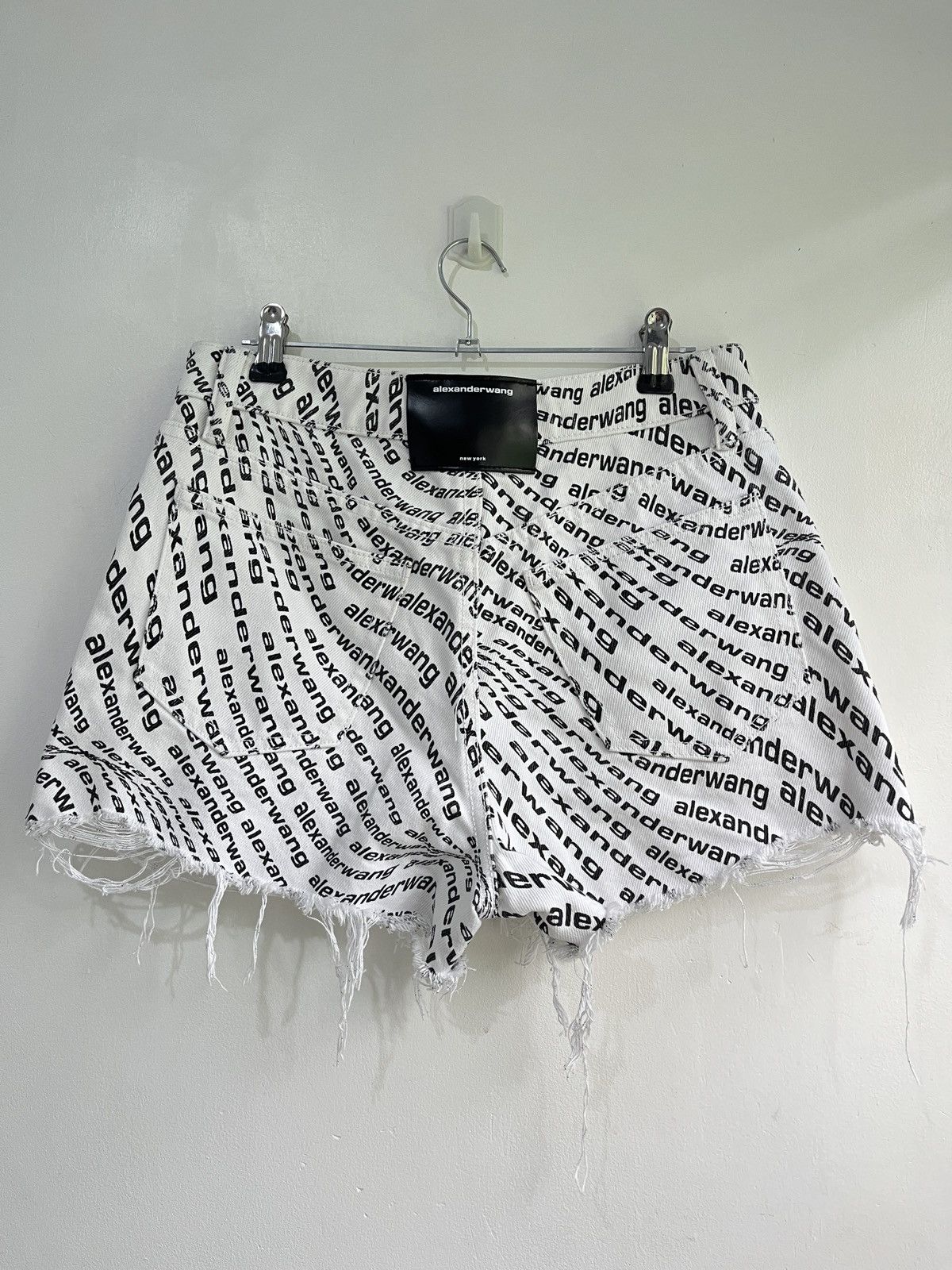 Alexander Wang Alexander Wang White Wave Logo Bite Shorts Size 26" / US 2 / IT 38 - 3 Thumbnail