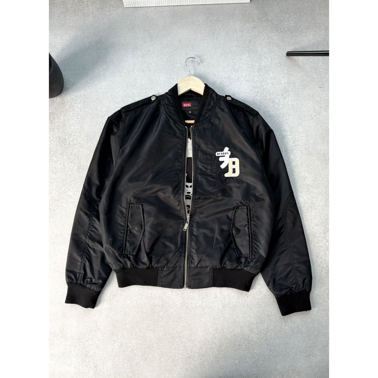 Diesel Vintage Diesel Bomber Jacket Nylon Logo Y2K Military Style Mens Size M Black 90s Diesel Bomber Jacket Size US M / EU 48-50 / 2 - 3 Thumbnail