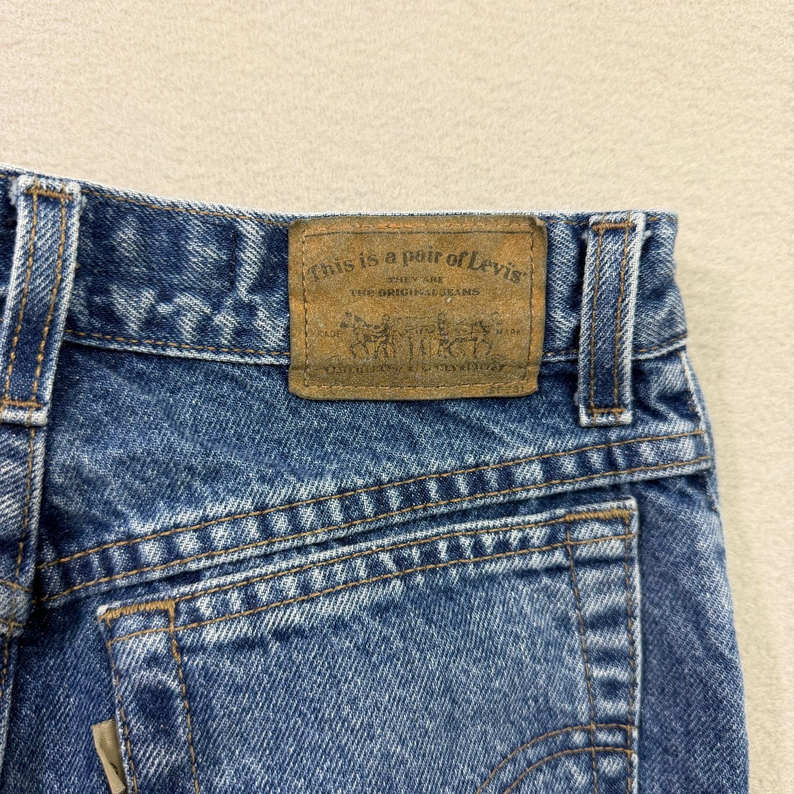 Vintage Vintage Levis 900 Jeans Women's 7 (26x31) Blue Mom High Rise Size 26" / US 2 / IT 38 - 6 Thumbnail
