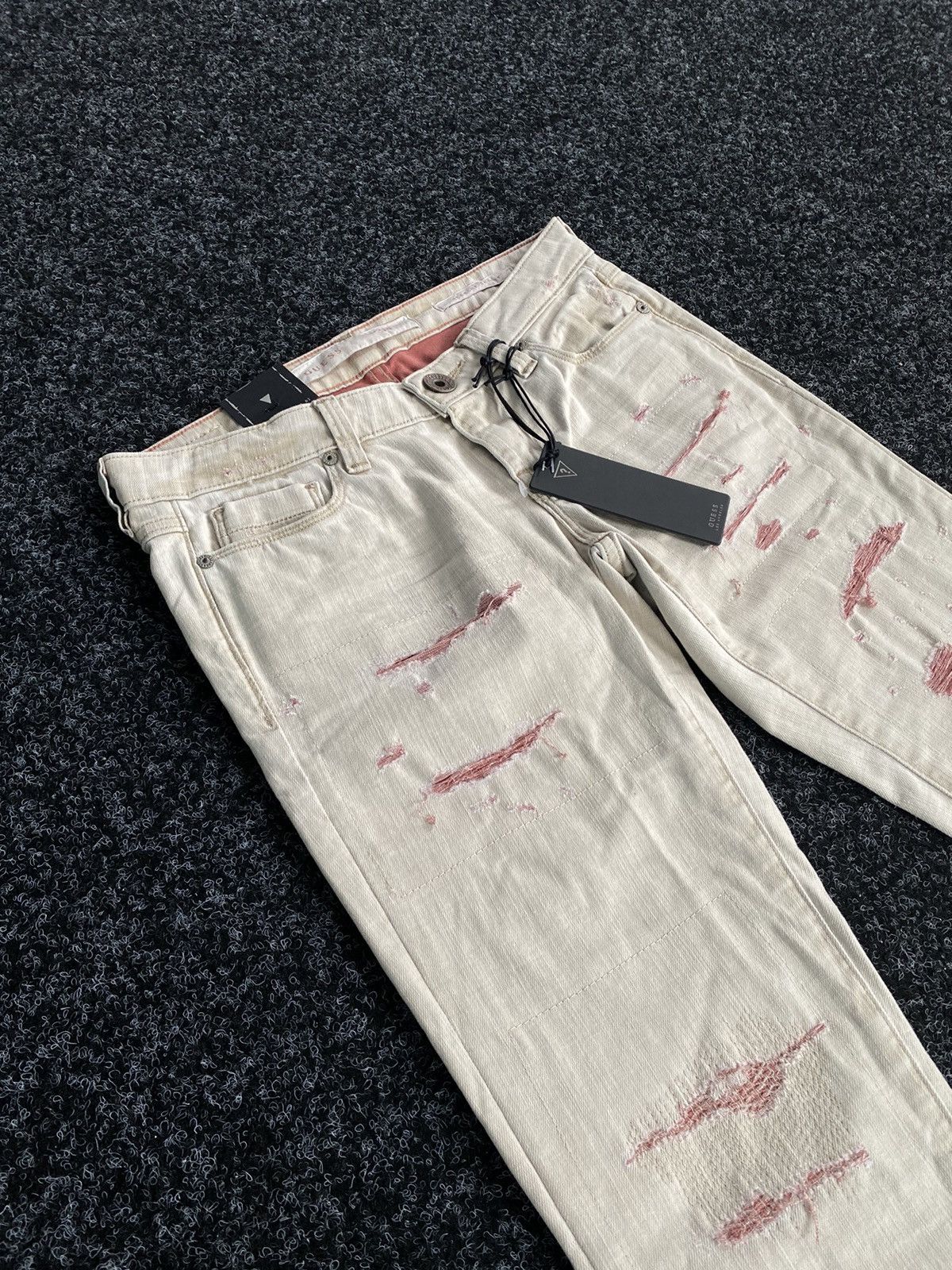 Guess NEW Guess Distressed Beige Jeans Women’s Size 24 Size 24" / US 00 / IT 34 - 4 Thumbnail