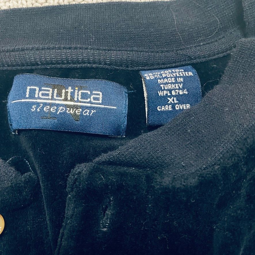 Nautica Nautica black velour henley Size US XL / EU 56 / 4 - 4 Thumbnail