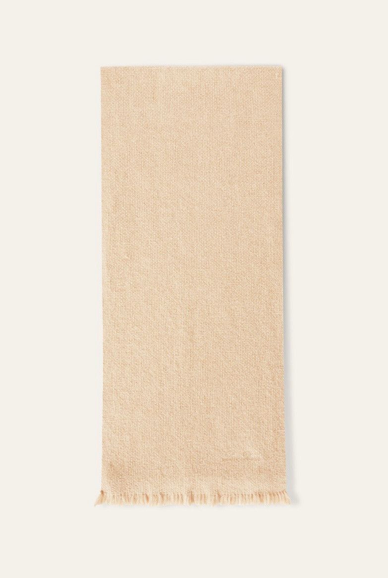 o1srvl11e0325 FAO1052 Size: OS / Silk Scarf in Beige