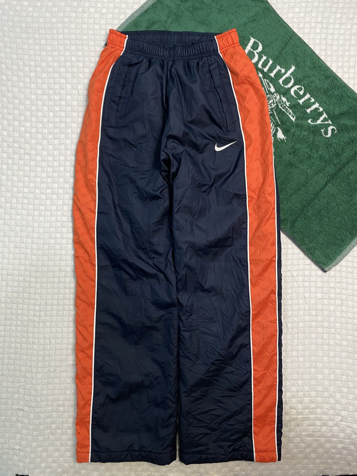 💥 VINTAGE NIKE 90S BAGGY WIDE LEG SWOOSH TRACK PANTS Y2K