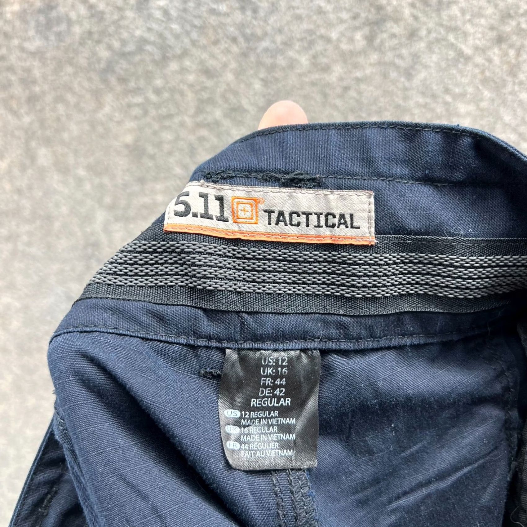 Vintage 5.11 Tactical Pants Women 12 Blue Cargo Ripstop TACLITE EMS 64369 Cargo Pants Womens Blue 12 Size 34" / US 12 / IT 48 - 7 Thumbnail