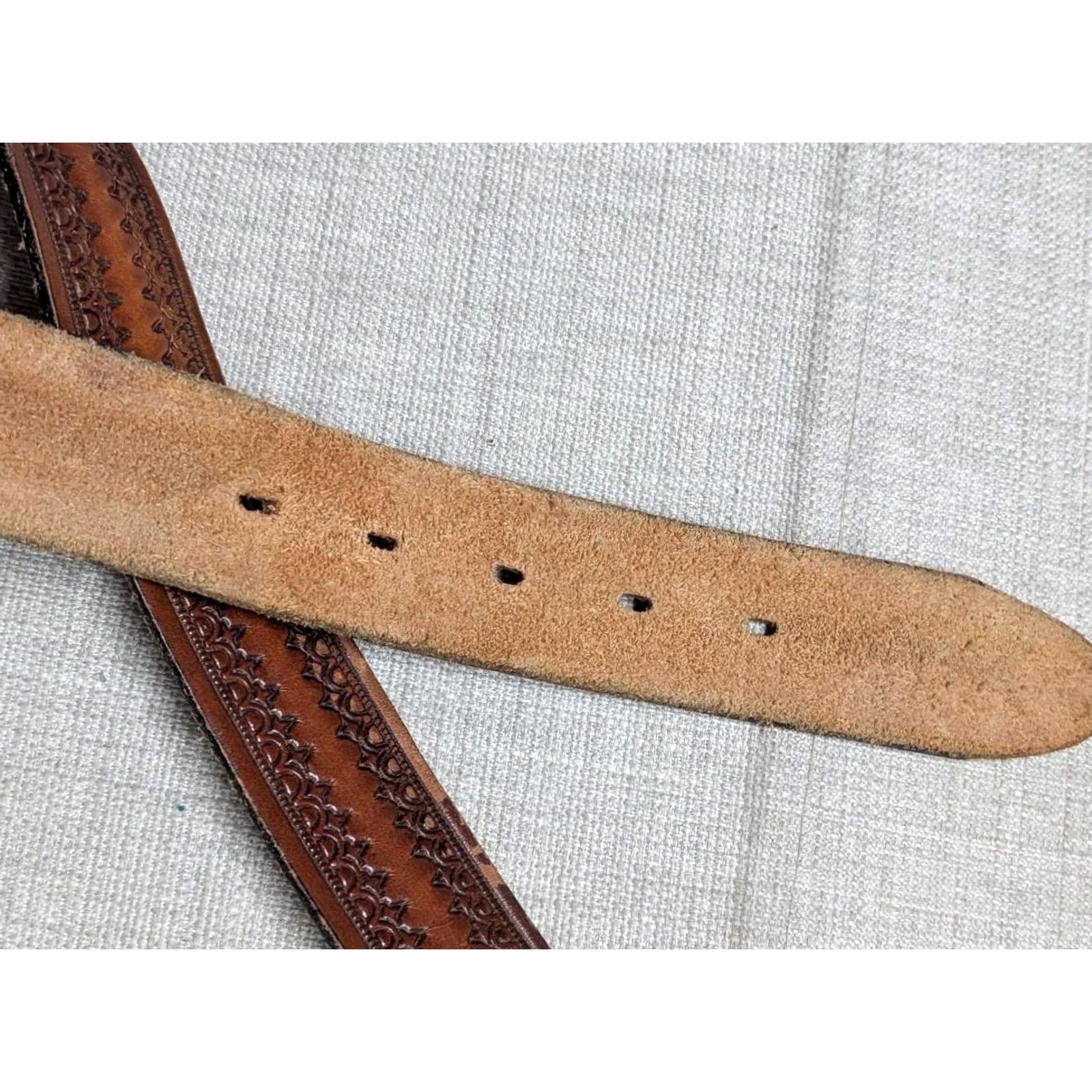 Vintage VINTAGE western belt leather cowhide Geometric handcrafted 44 MEN Adult Buckle belt width 1-1/2" 49" length Brown Size 44 - 5 Thumbnail