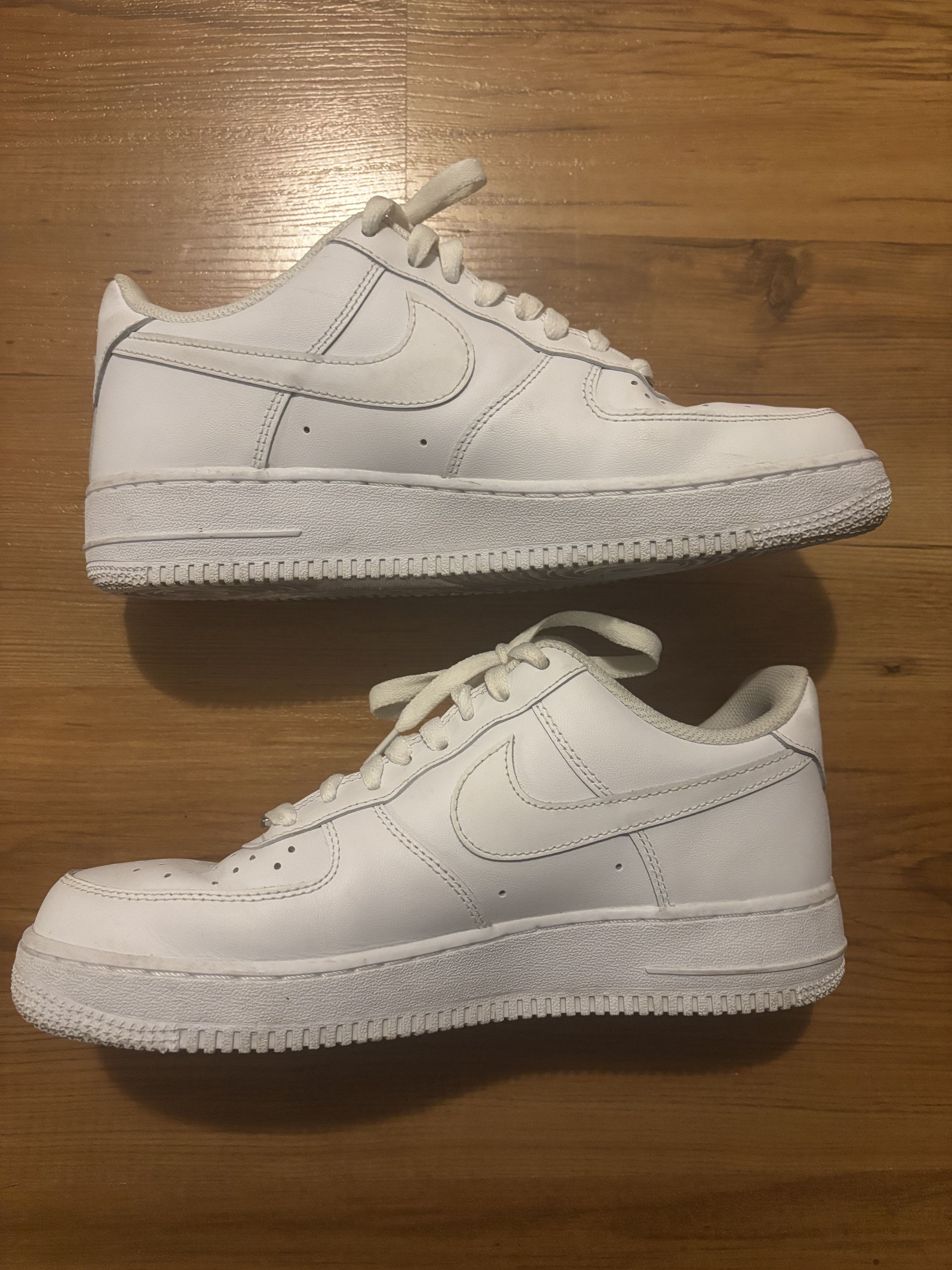 Nike Nike Air Force 1 All White Size US 8 / EU 41 - 1 Thumbnail