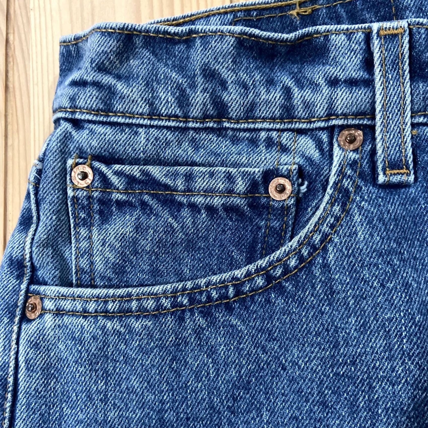 Levi's VINTAGE Levi's Jeans 550 90s Relaxed Straight Unwashed Denim USA Mens 33×31 Distressed Zip Fly Inseam 31 Size US 33 - 3 Thumbnail