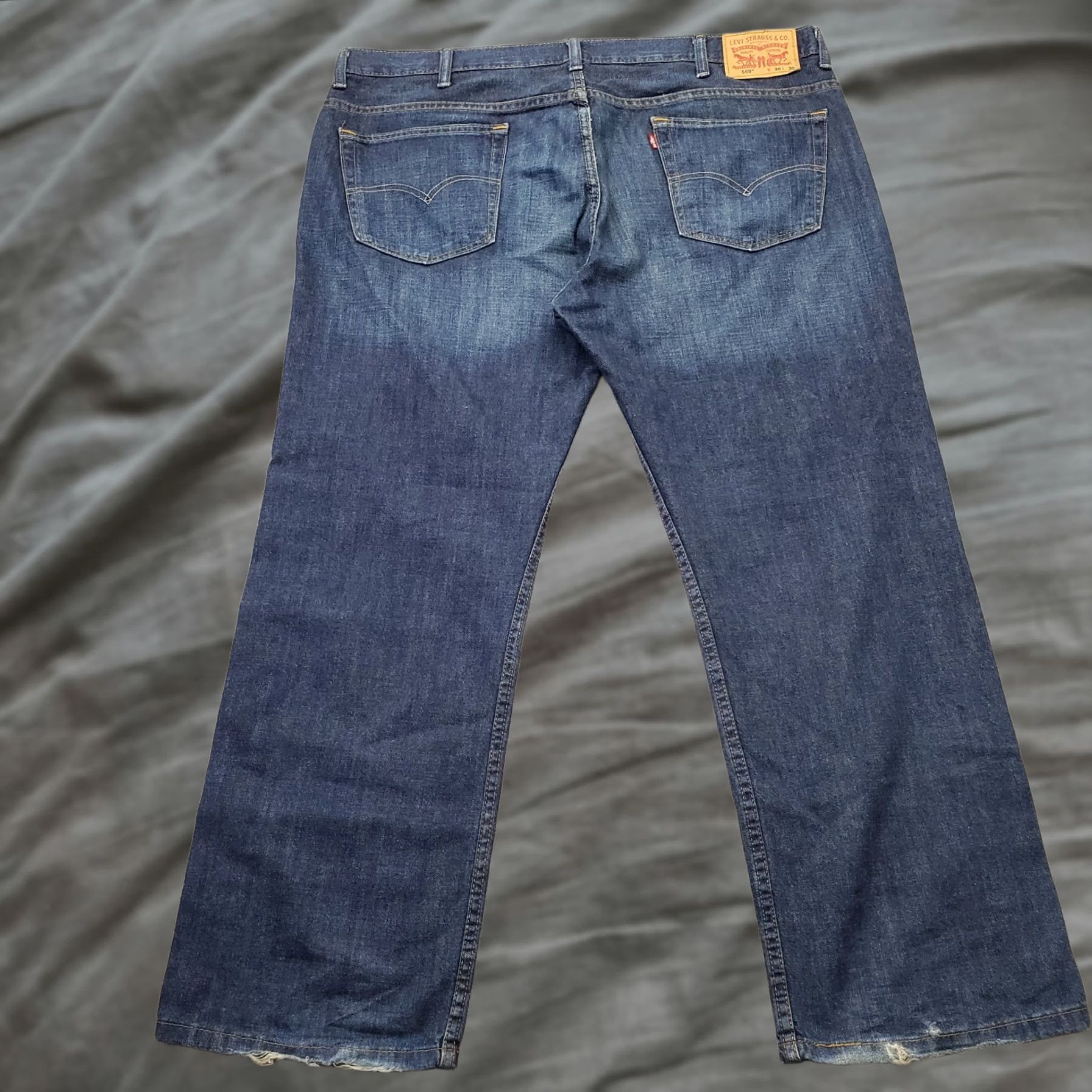 Levi's Levi's 569 Wide Leg Jeans Mens 38/30 Blue Denim Solid High Waist Red Tab Jeans Men Wide-Leg Denim 569 Mens 38/30 Regular Fit Blues Size US 38 / EU 54 - 1 Thumbnail