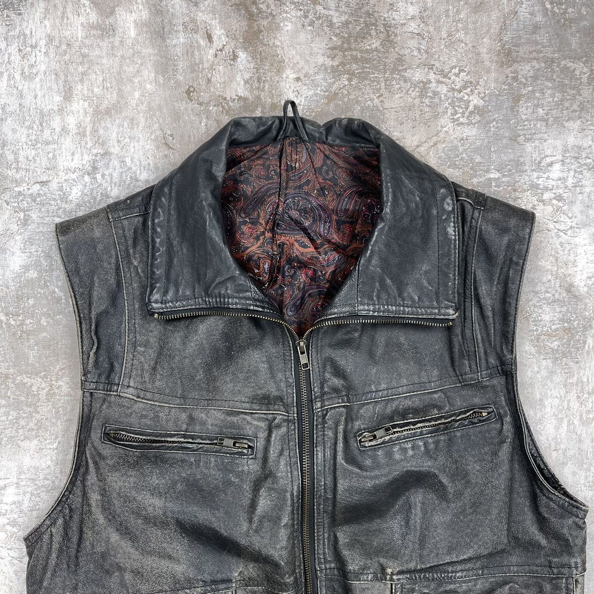 Vintage VINTAGE 90s DISTRESSED LEATHER VEST MOTO BIKER Size US L / EU 52-54 / 3 - 4 Thumbnail