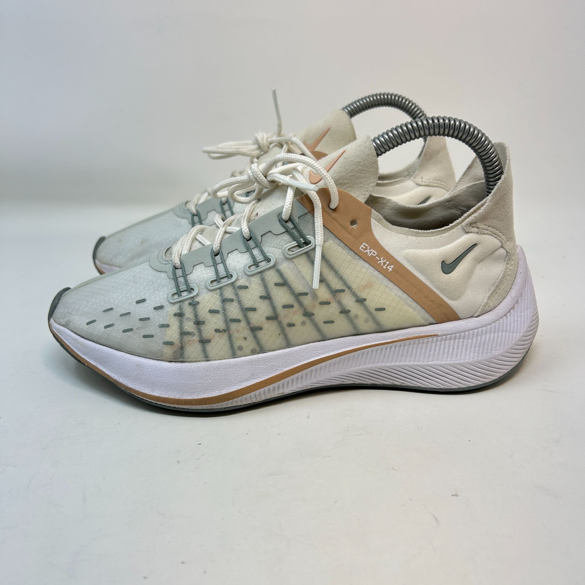Nike Nike EXP-X14 White Tan Running Shoes Women’s 7.5 AO3170-101 Size US 7.5 / IT 37.5 - 7 Thumbnail