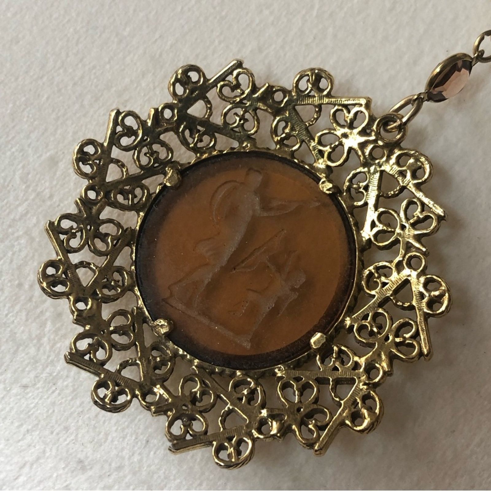 Vintage Vintage Goldette large glass intaglio Cupid cameo necklace Size ONE SIZE - 11 Thumbnail