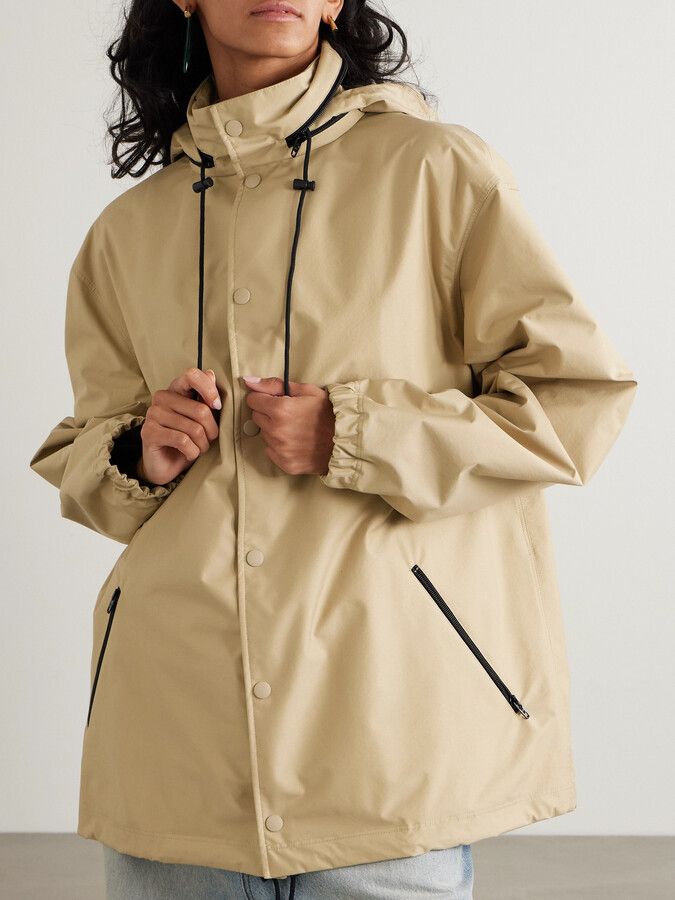 Balenciaga o1srvl11e0825 Logo Raincoat in Beige Size M / US 6-8 / IT 42-44 - 3 Thumbnail