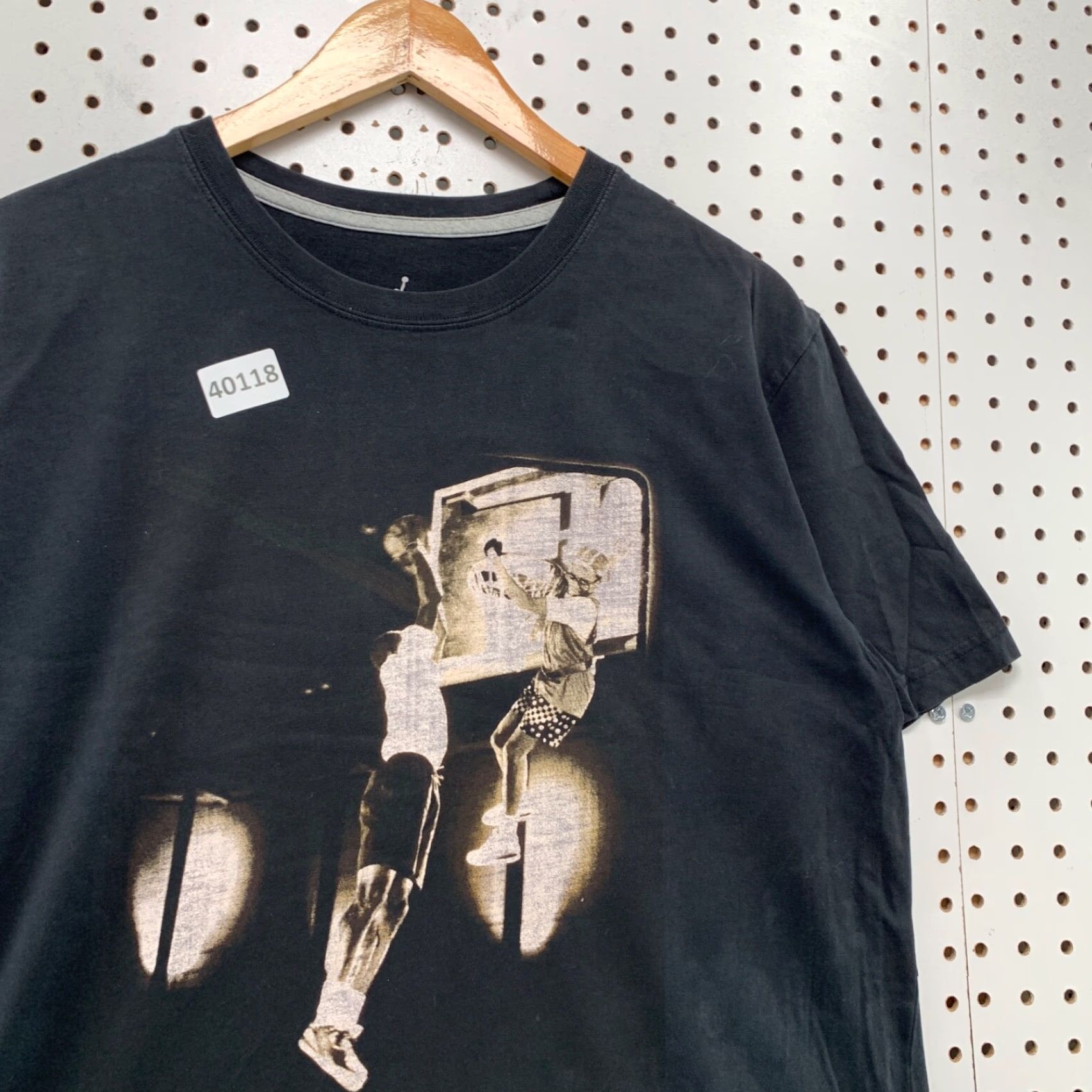 Jordan Brand VINTAGE Jordan Shirt Mens XL Black Retro Michael Dunking Basketball 21.5x27.5 Size US XL / EU 56 / 4 - 5 Thumbnail