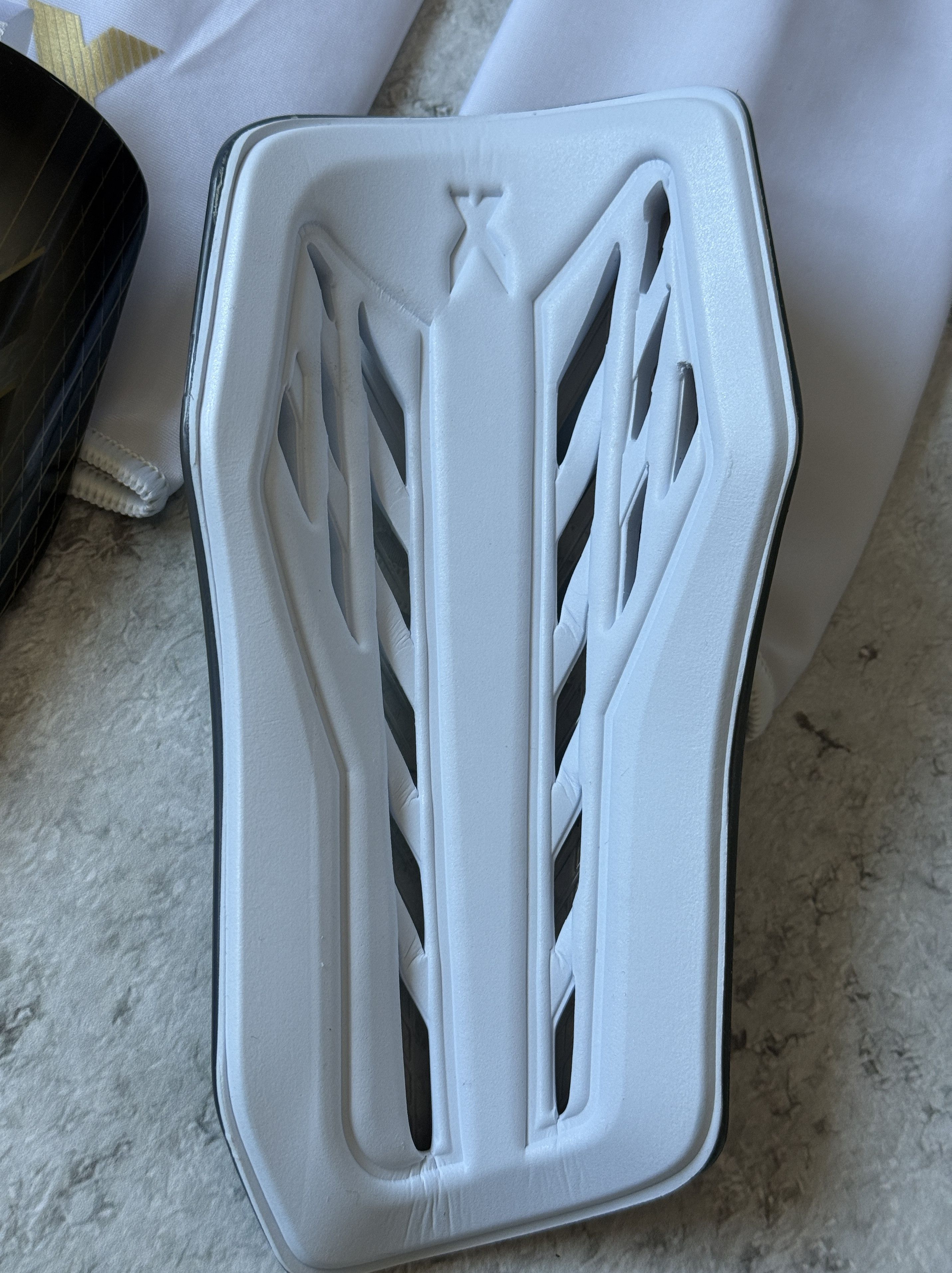 Adidas ADIDAS X SG LEAGUE FOOTBALL SHIN Guards FS0304 SIZE M Size ONE SIZE - 10 Thumbnail