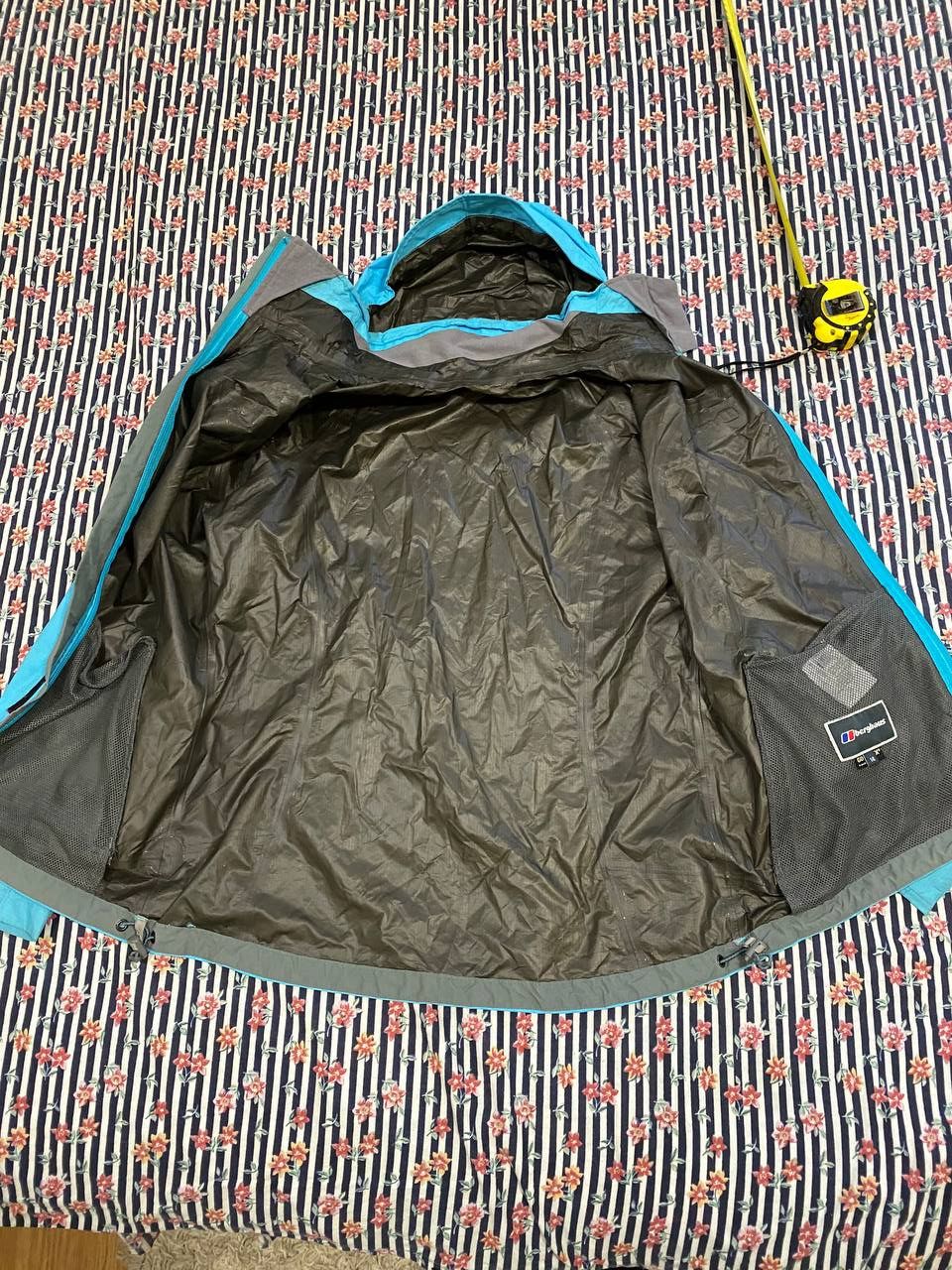 Berghaus Vintage Berghaus Waterproof Light Jacket Size 14 Size XL / US 12-14 / IT 48-50 - 16 Thumbnail