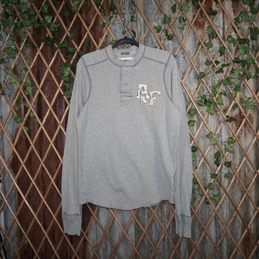 Abercrombie & Fitch Large - Vintage Y2K Abercrombie and Fitch raw hem henley LS Size US L / EU 52-54 / 3 - 1 Thumbnail