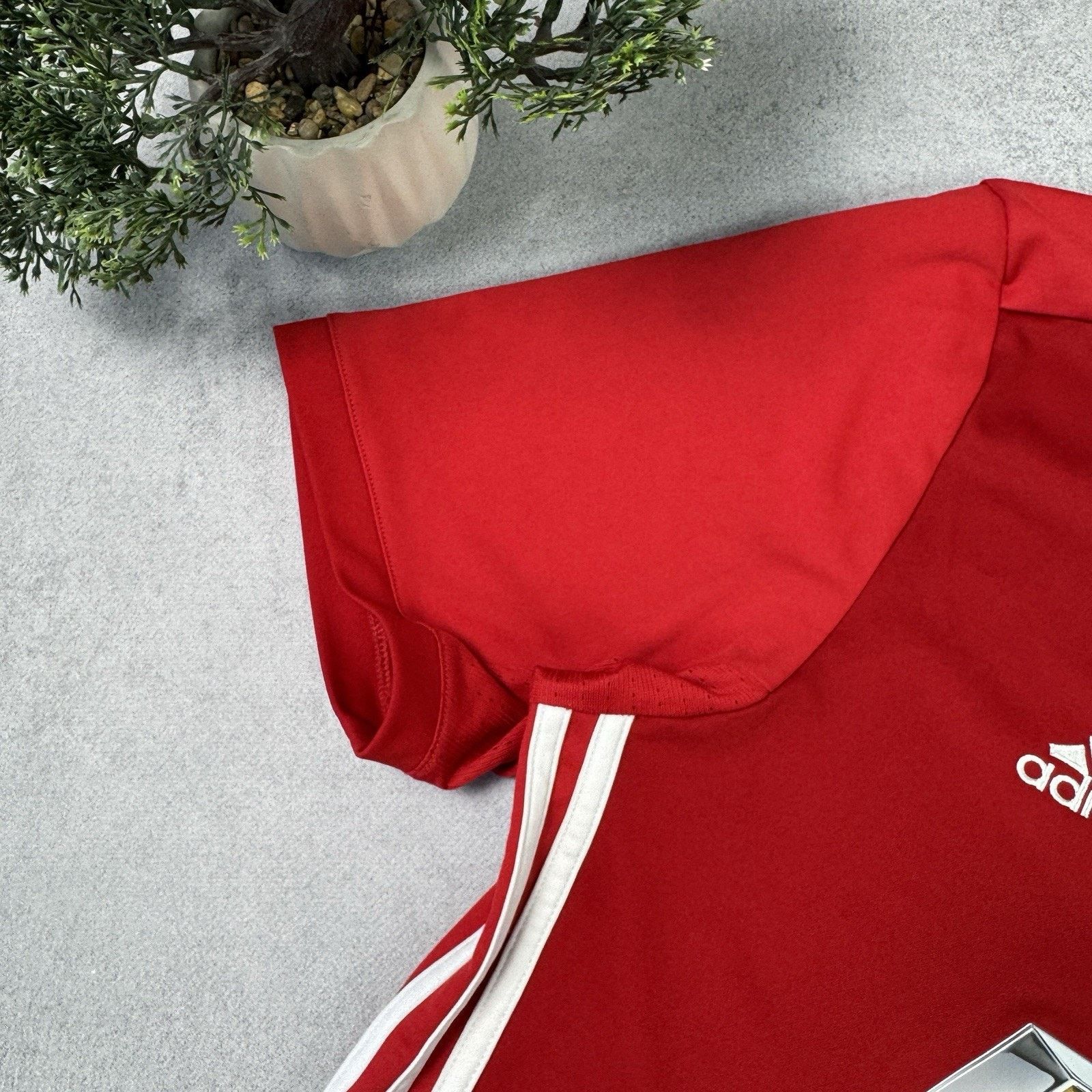Adidas MANCHESTER UNITED 2016 2017 SOCCER JERSEY ADIDAS SIZE M Red Size US M / EU 48-50 / 2 - 6 Thumbnail