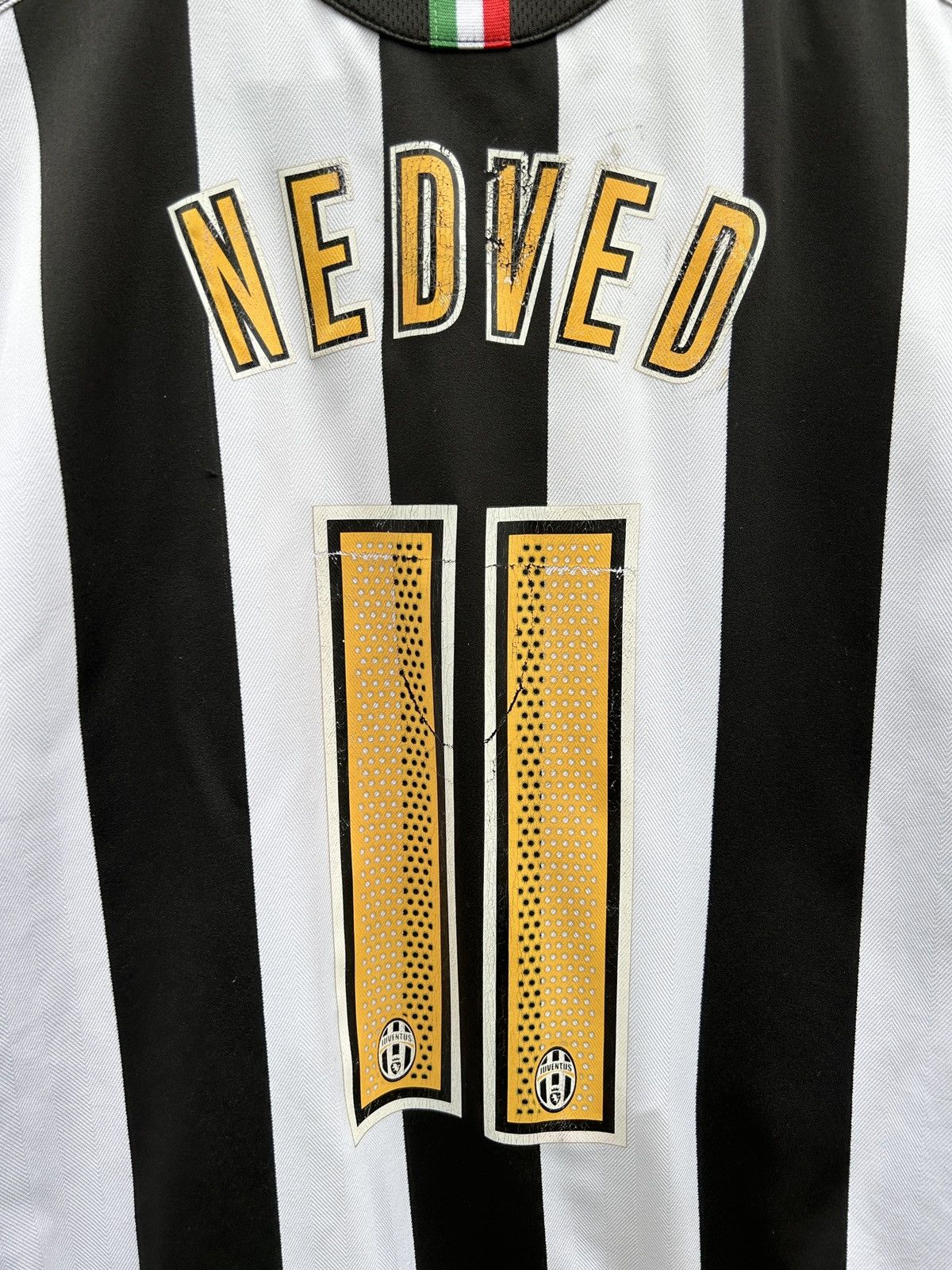 Nike Vintage Nike T90 Juventus #11 Nedved 2005/06 Home Kit Jersey Size US S / EU 44-46 / 1 - 2 Thumbnail