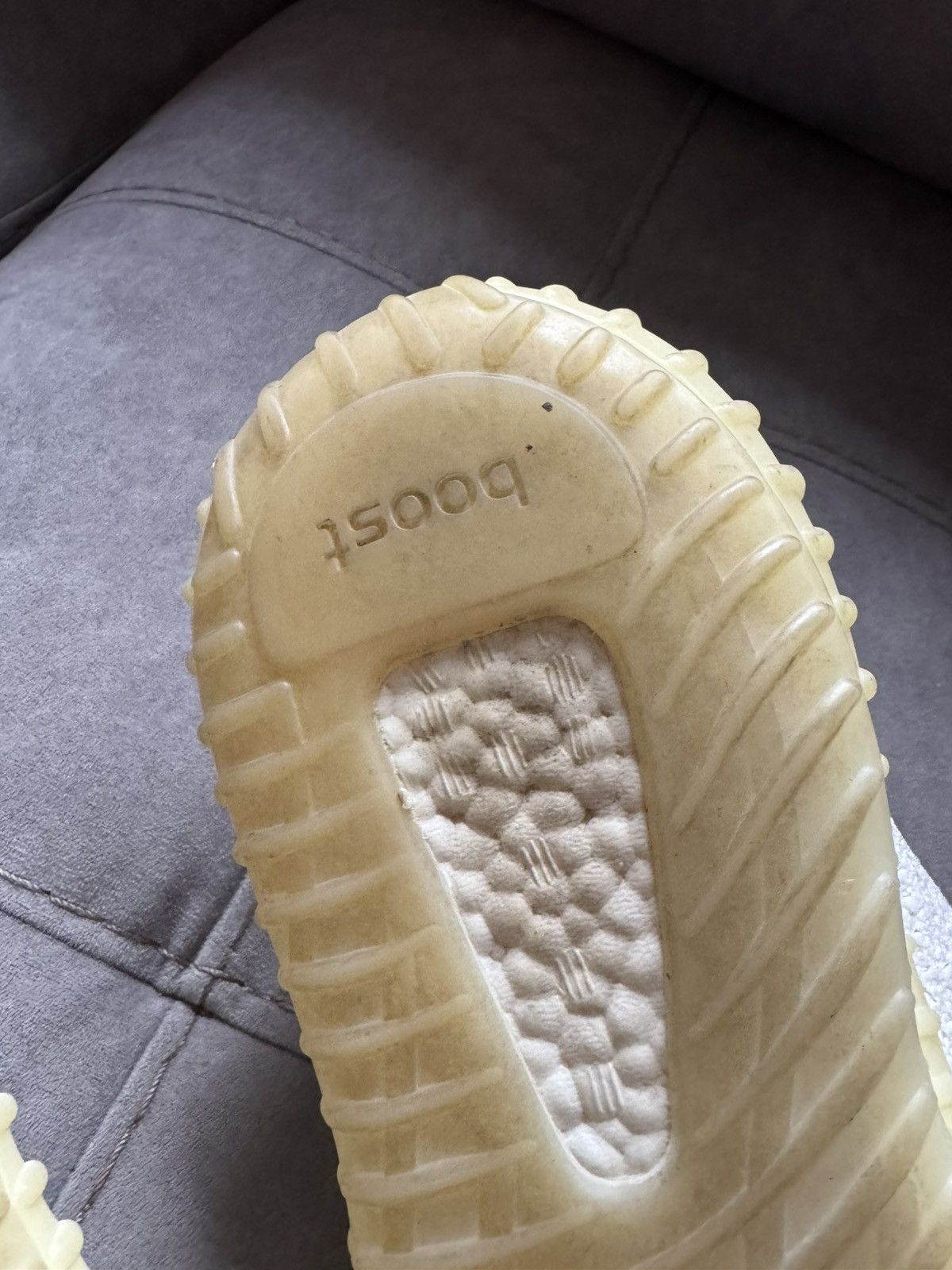 Yeezy YEEZY BOOST CP9366 sz US7.5 see all photos and description Size US 7.5 / EU 40-41 - 12 Thumbnail
