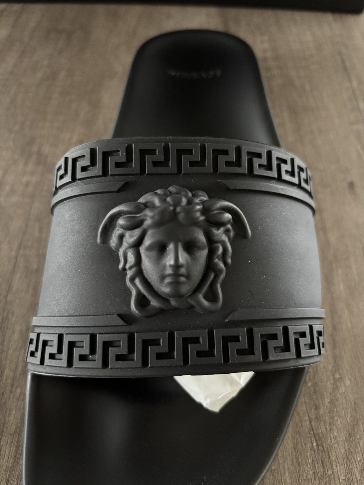 Versace Versace Palazzo Medusa Pool Slides Black Size 44 Authentic Size US 10 / EU 43 - 7 Thumbnail