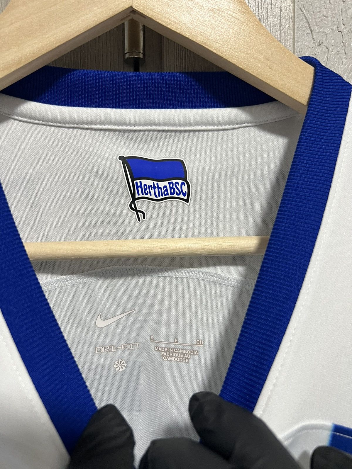 Nike Nike Hertha BSC Berlin Jindaoui Shirt #17 Size US S / EU 44-46 / 1 - 8 Thumbnail