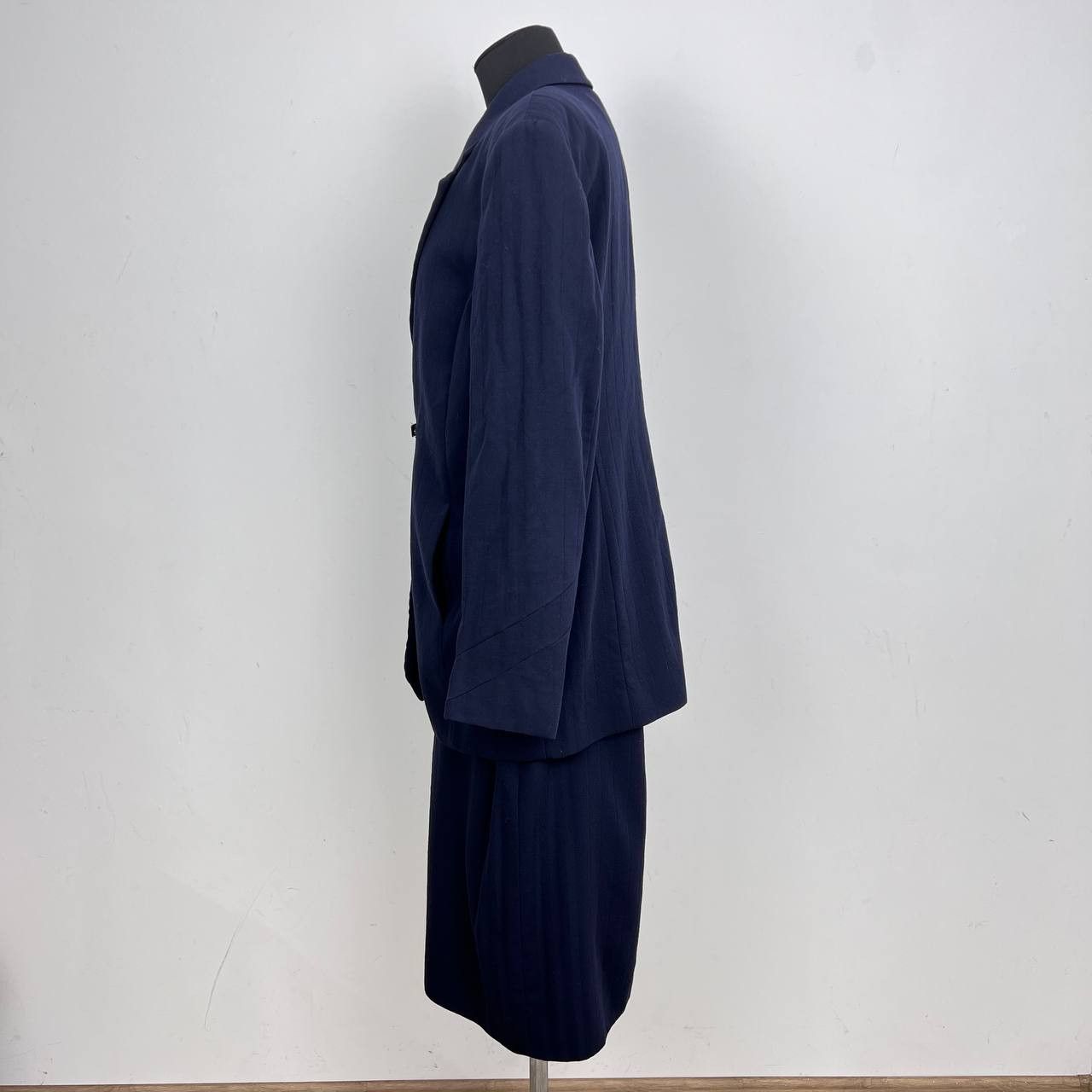 Versace Vintage Versace Navy Striped Skirt Suit Set Professional Size XL / US 12-14 / IT 48-50 - 5 Thumbnail