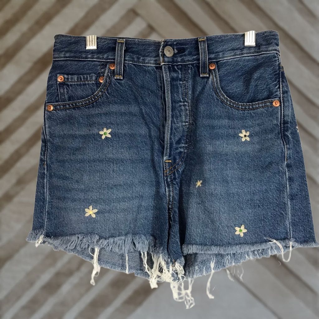 Levi's Levi's Ribcage Floral Embroidered Frayed Hem Blue Denim Shorts Women's Size 26 Size 26" / US 2 / IT 38 - 1 Thumbnail