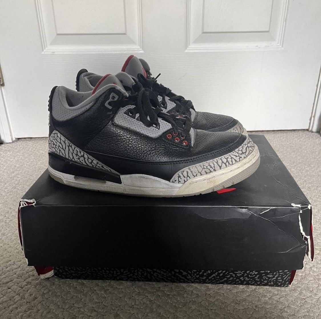 Jordan Brand Jordan 3 Black Cement Size US 8 / EU 41 - 1 Thumbnail