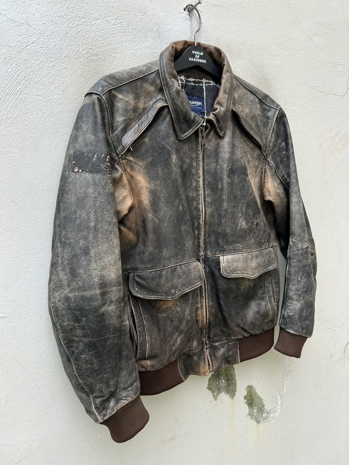 Leather Vintage Triumph Motorcycles Fade Patina Leather Jacket Size US L / EU 52-54 / 3 - 13 Thumbnail
