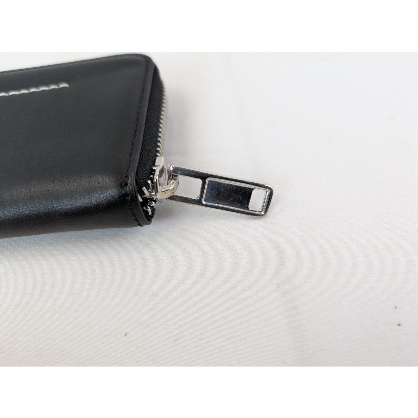 Maison Margiela o1rshd1 Q:2 / Size: OS / Zip Wallet in Black Size ONE SIZE - 4 Thumbnail