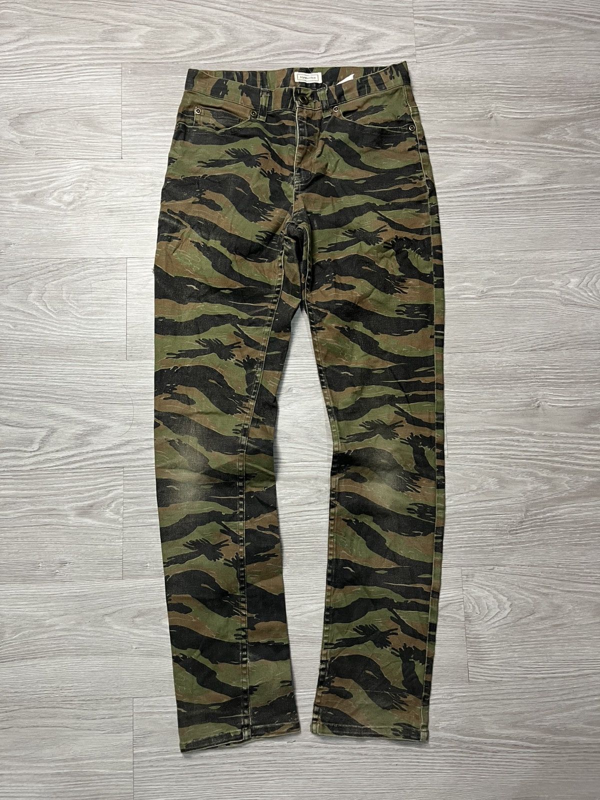 Hysteric Glamour Vintage Hysteric Glamour Camouflage Pants Size 28" / US 6 / IT 42 - 1 Thumbnail