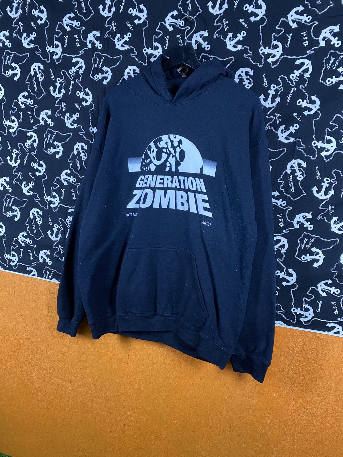 Japanese Brand Vintage PKCZ Gallery Store Generation Zombie Graphic Hoodie Size US L / EU 52-54 / 3 - 4 Thumbnail