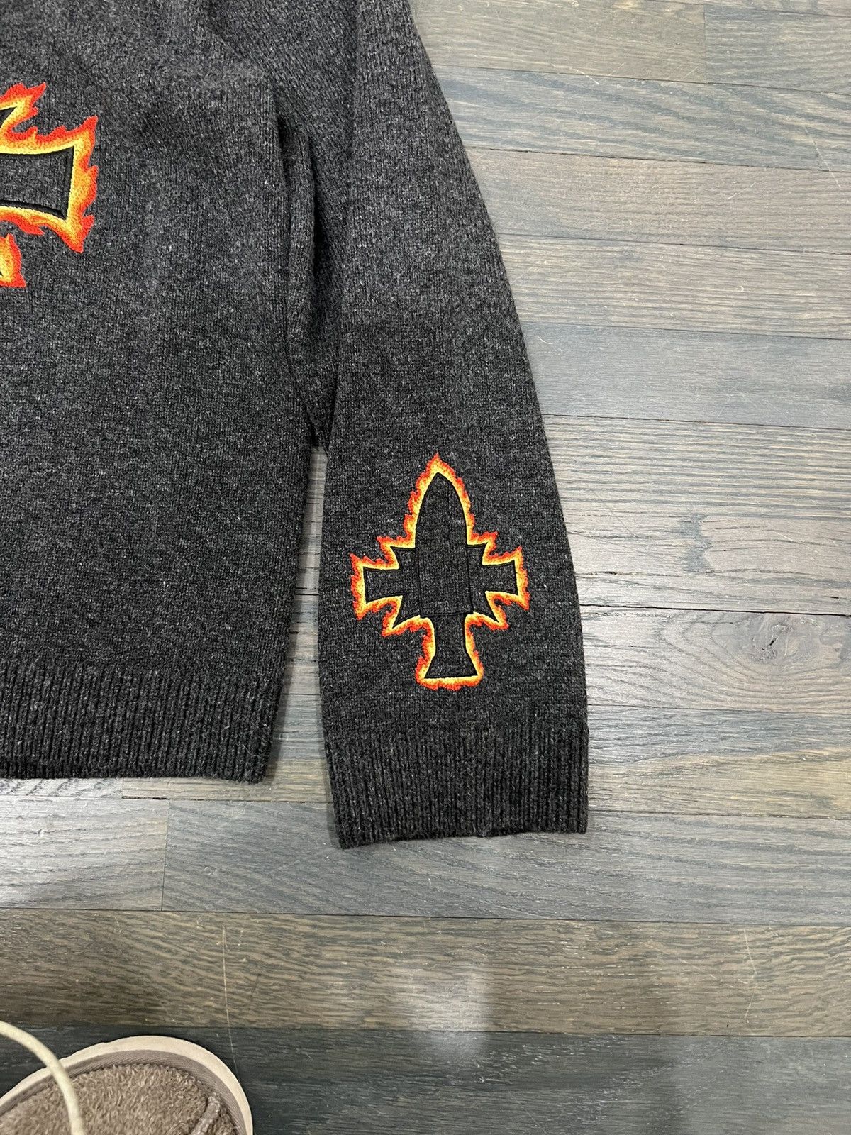 Who Decides War 1o1 Sample motif knit sweater Size US S / EU 44-46 / 1 - 5 Thumbnail