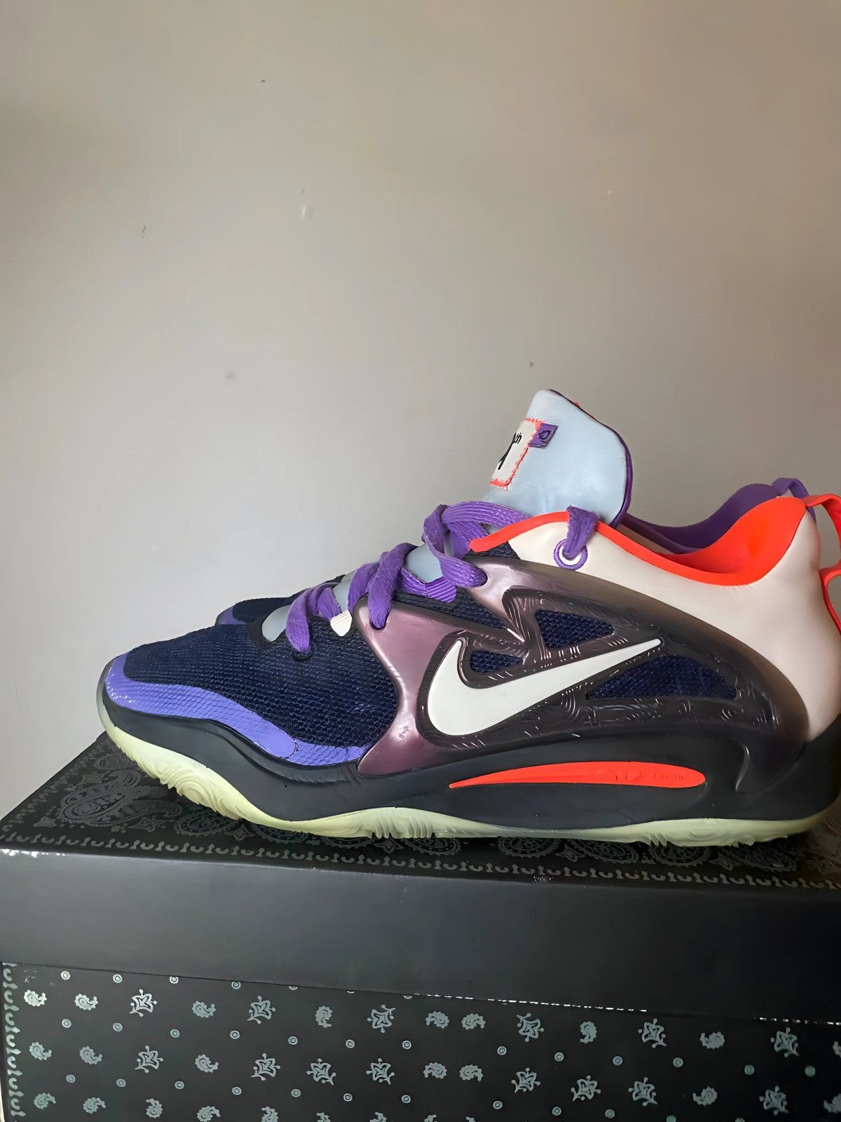 Other NIKE KD 15 'Producer Pack - 9th Wonder' Size US 9.5 / EU 42-43 - 2 Thumbnail