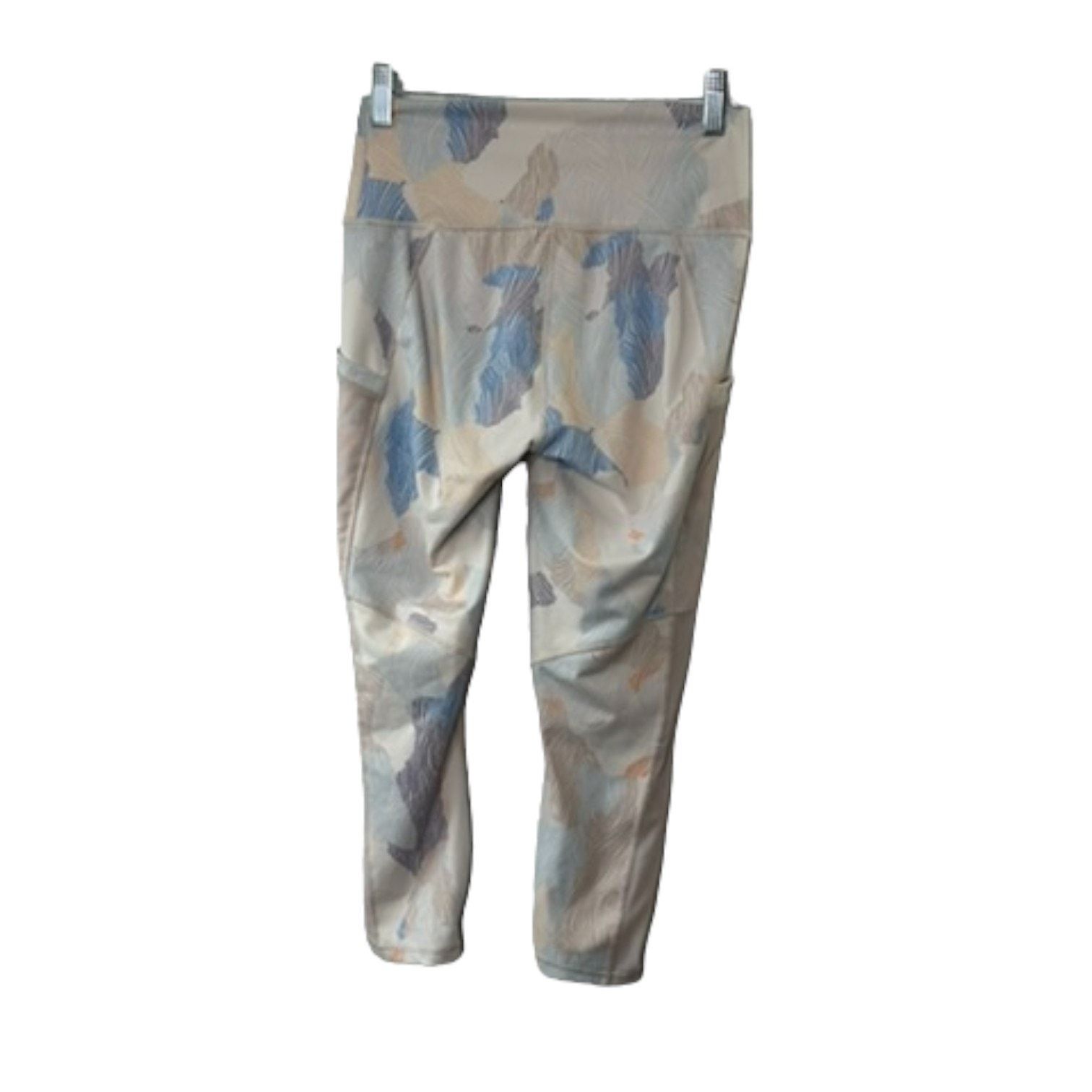 Fabletics Fabletics POWERHOLD 22" Print Compression Leggings Size 27" / US 4 / IT 40 - 6 Thumbnail