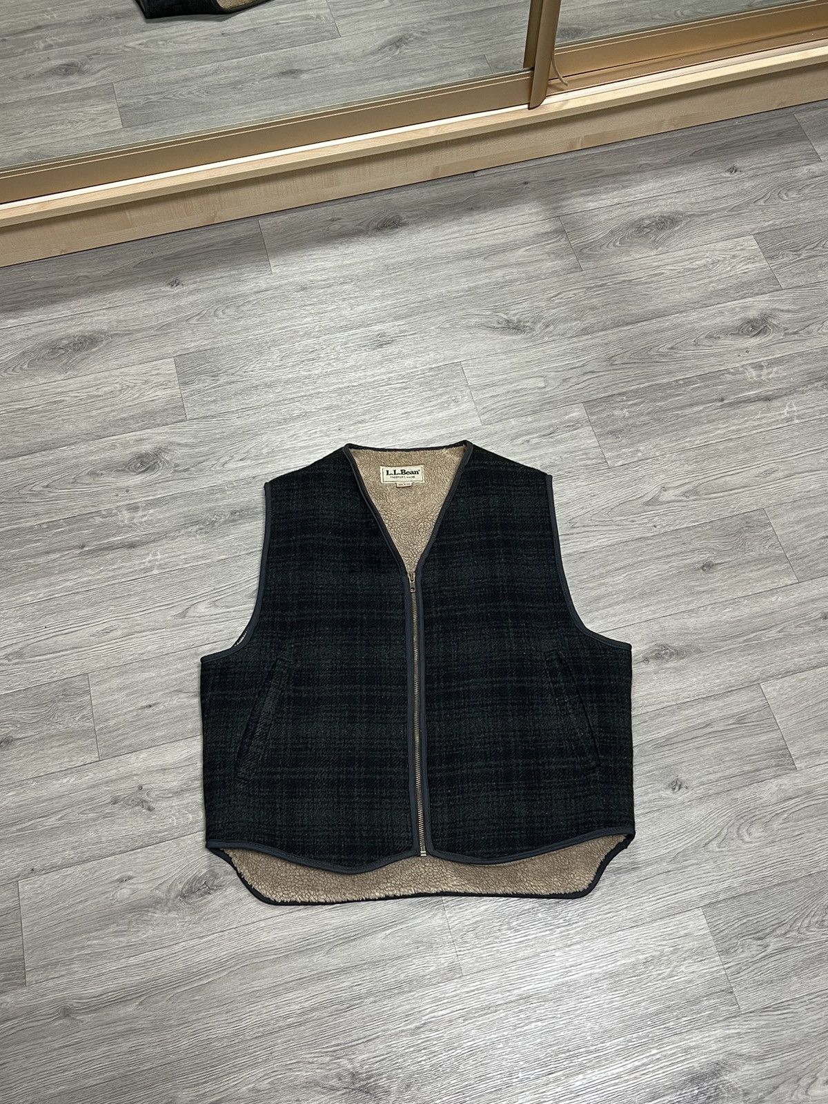Japanese Brand L. L. Bean vintage wool men’s vest Size US L / EU 52-54 / 3 - 1 Thumbnail