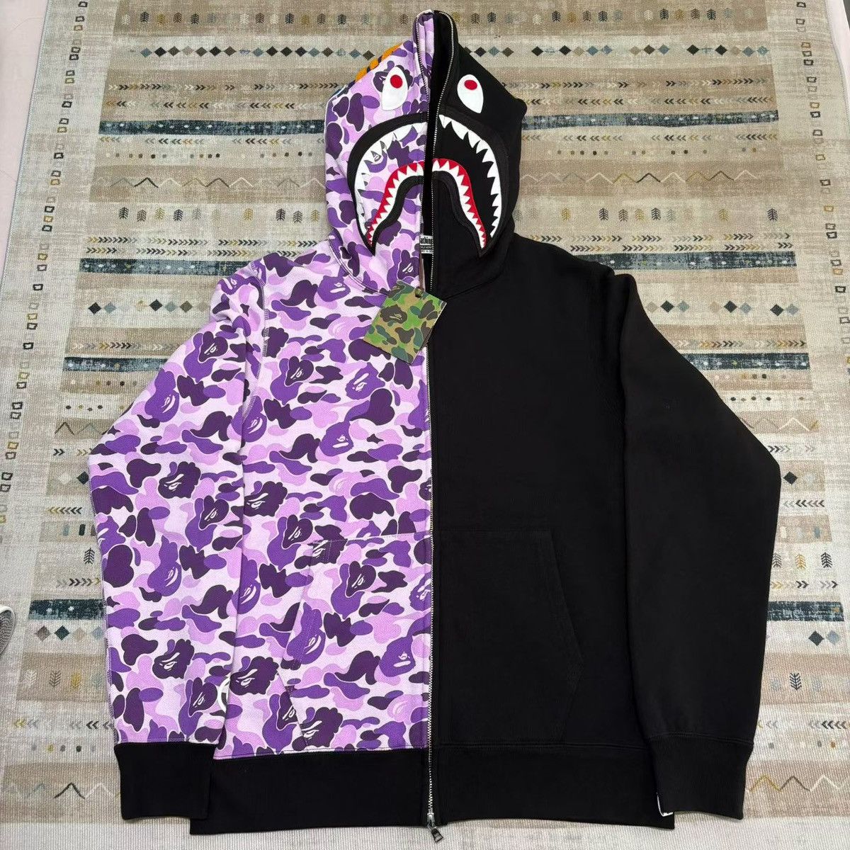 Bape CAMO SHARK FULL ZIP HOODIE Size US L / EU 52-54 / 3 - 1 Thumbnail