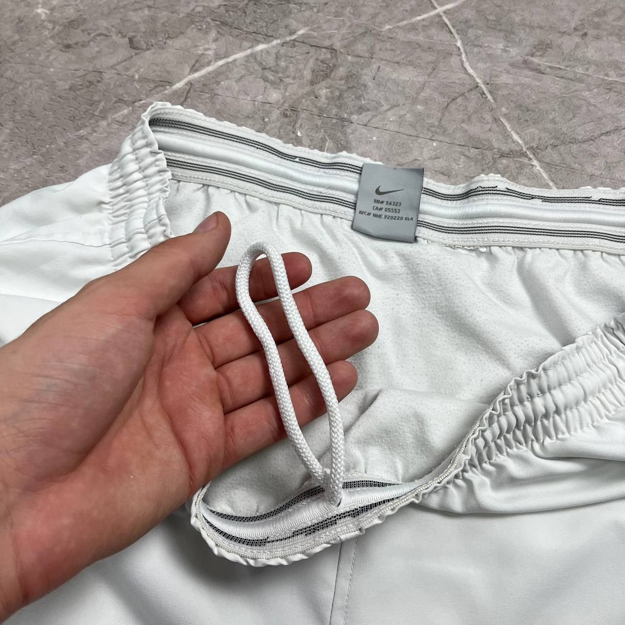 Nike Vintage 90s Nike White Mini Logo Mens Shorts Size L Size US 33 - 6 Thumbnail
