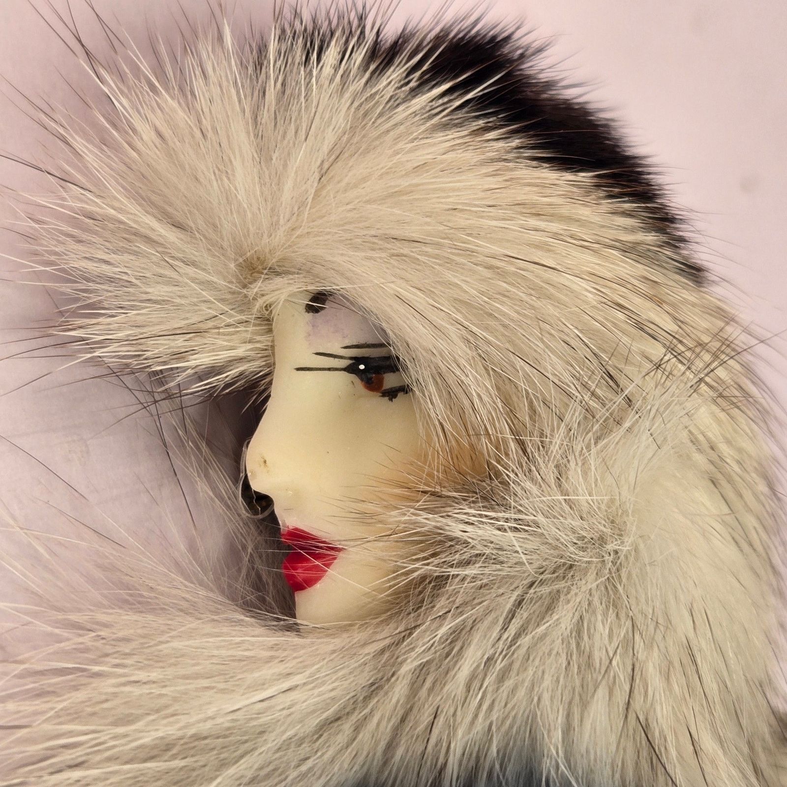 Vintage Vintage Art Deco Lady Brooch Real Mink Fur Pin Glamour Size ONE SIZE - 1 Thumbnail