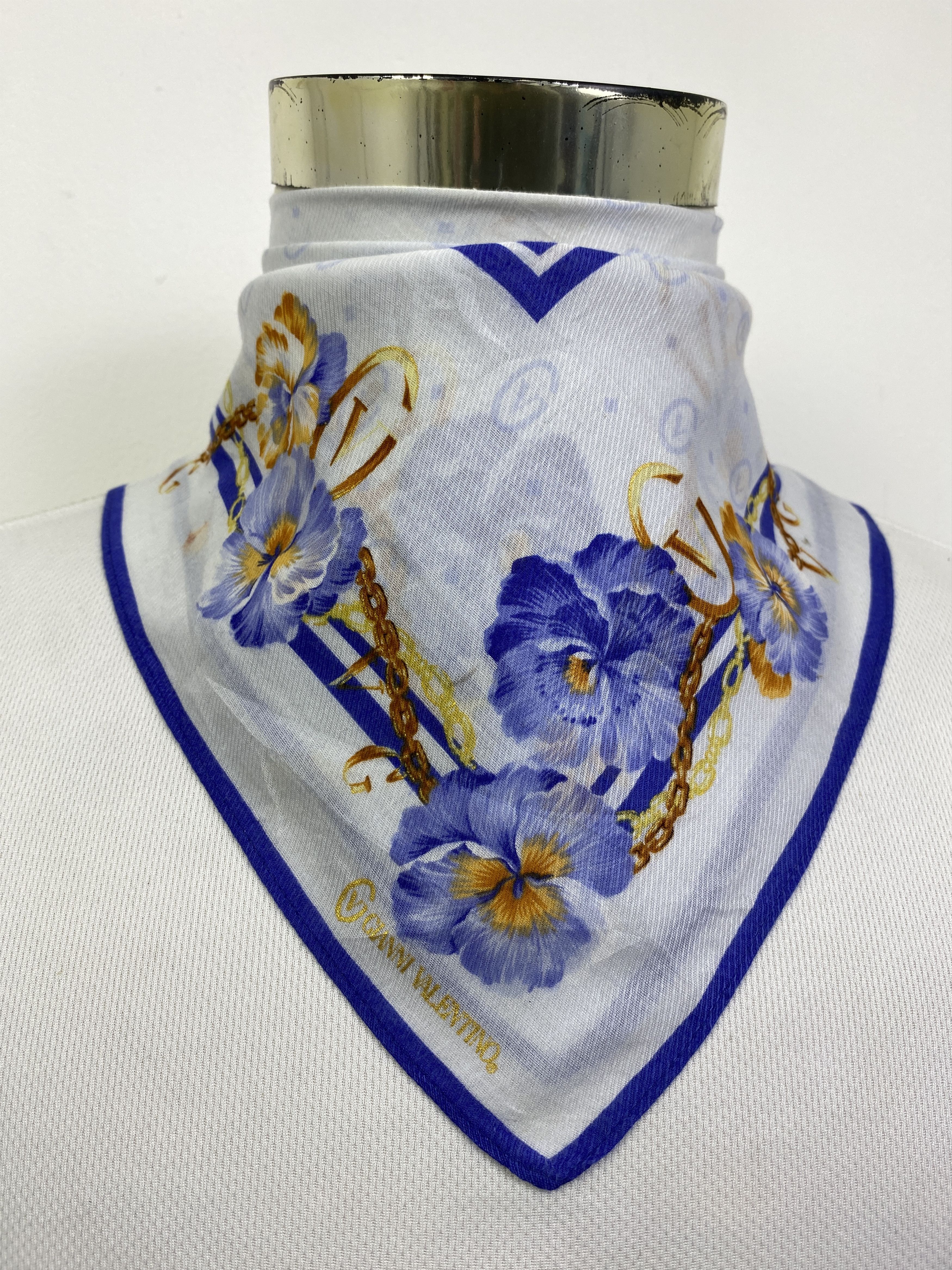 Gianni Valentino Vintage Gianni Valentino Handkerchief / Neckerchief HKC1074 Size ONE SIZE - 2 Thumbnail