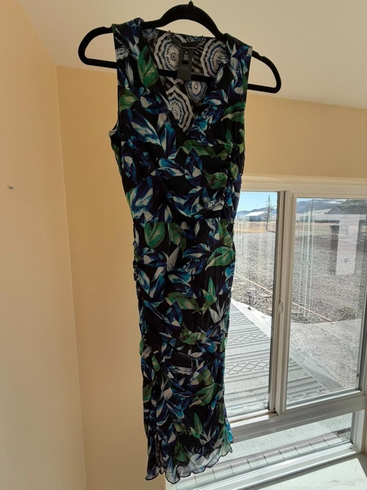 Other WHBM XS Blue Green Floral Ruched Dress V Neck Black Green Size XS / US 0-2 / IT 36-38 - 5 Thumbnail
