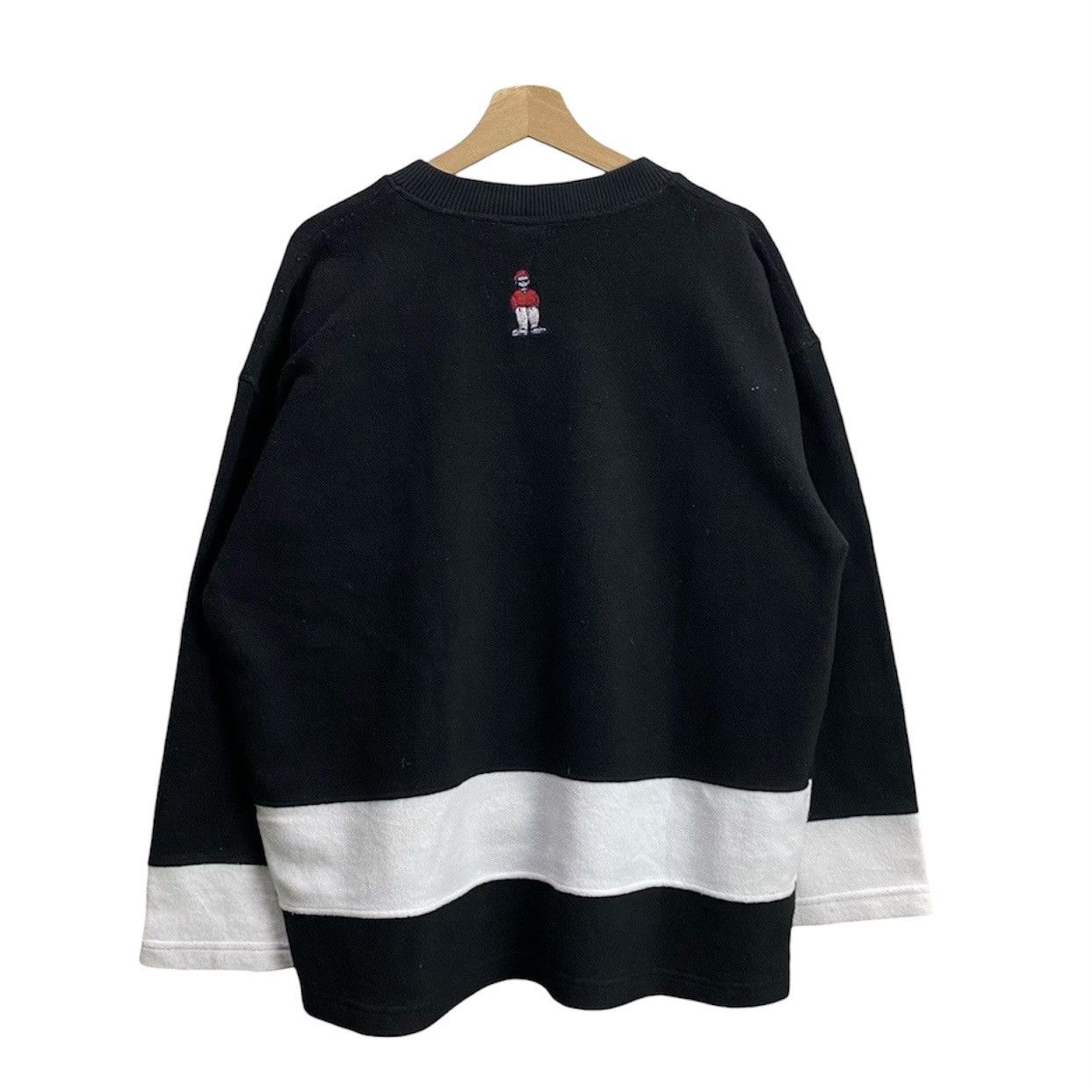 Rap Tees Vintage 90s Y2K Hip Hop Graphic Embroidered VNeck Sweatshirt Size US L / EU 52-54 / 3 - 2 Thumbnail