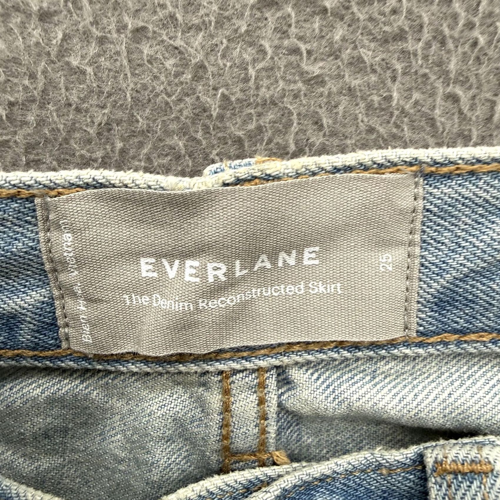 Everlane Everlane Reconstructed Denim Skirt Womens 25 High Rise Light Blue Wash Raw Hem A-Line Pockets Casual Size 42" / US 20 - 3 Thumbnail