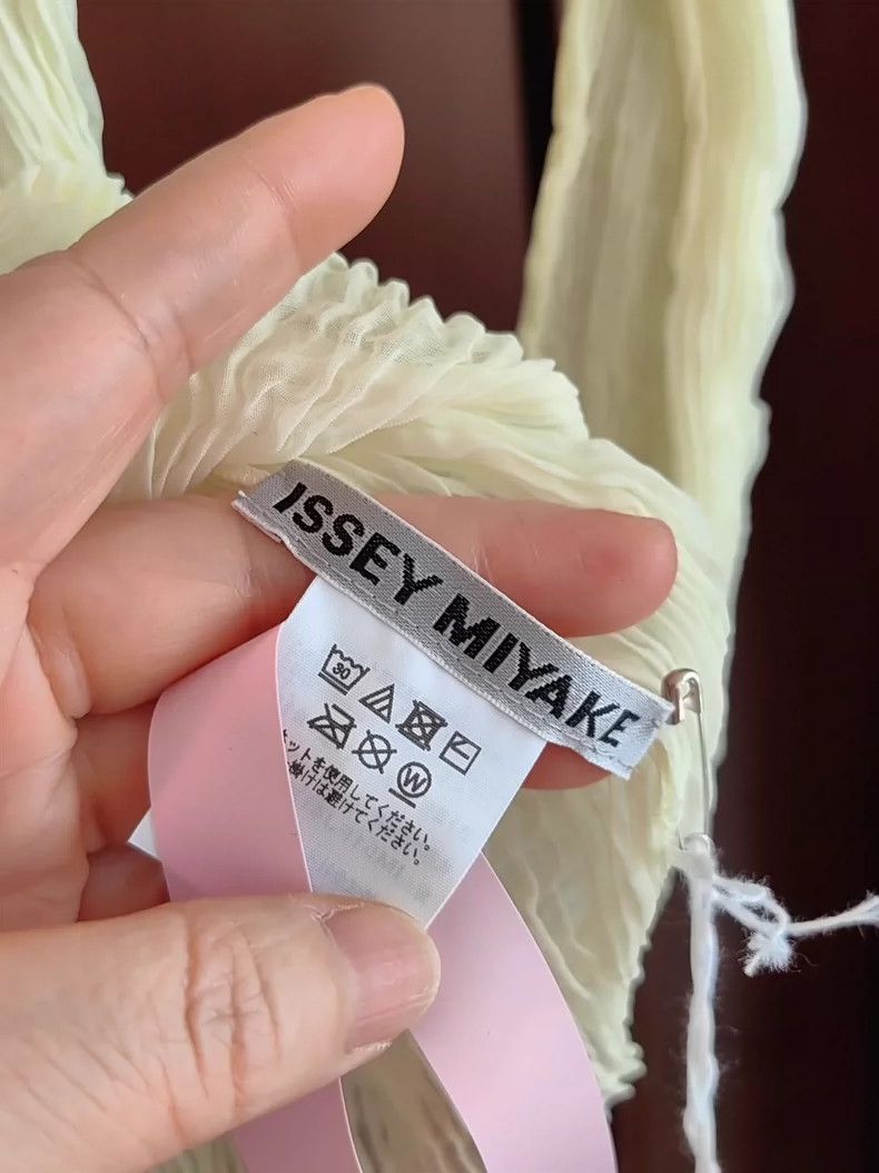 Issey Miyake Issey Miyake size:2 Petalos yellow see-through round-neck Size XS / US 0-2 / IT 36-38 - 5 Thumbnail
